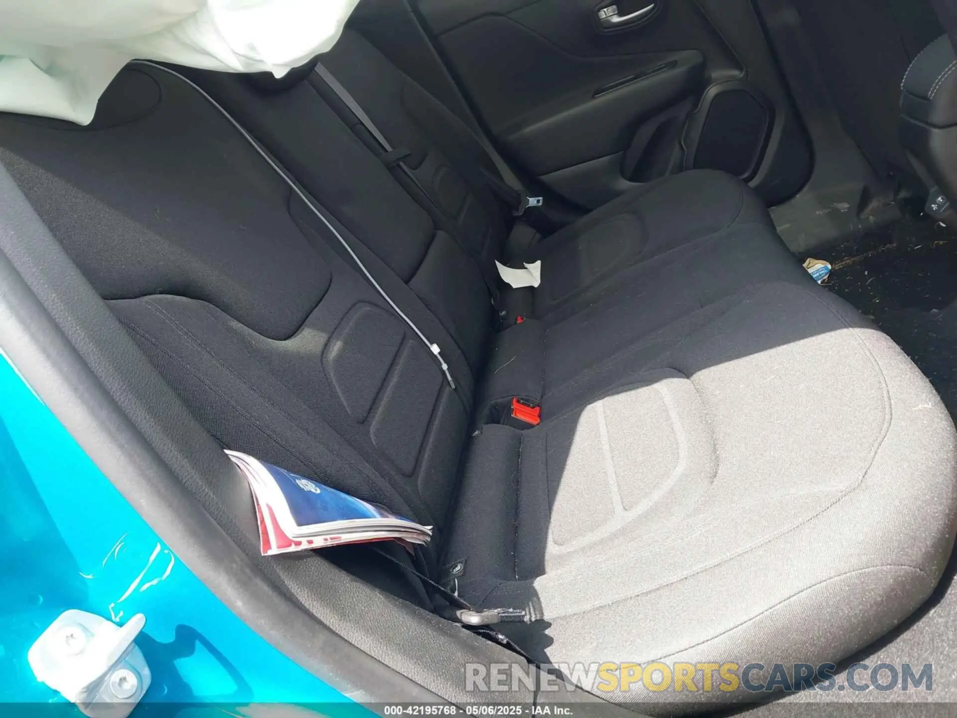 8 Photograph of a damaged car ZACNJDB1XNPN66679 JEEP RENEGADE 2022