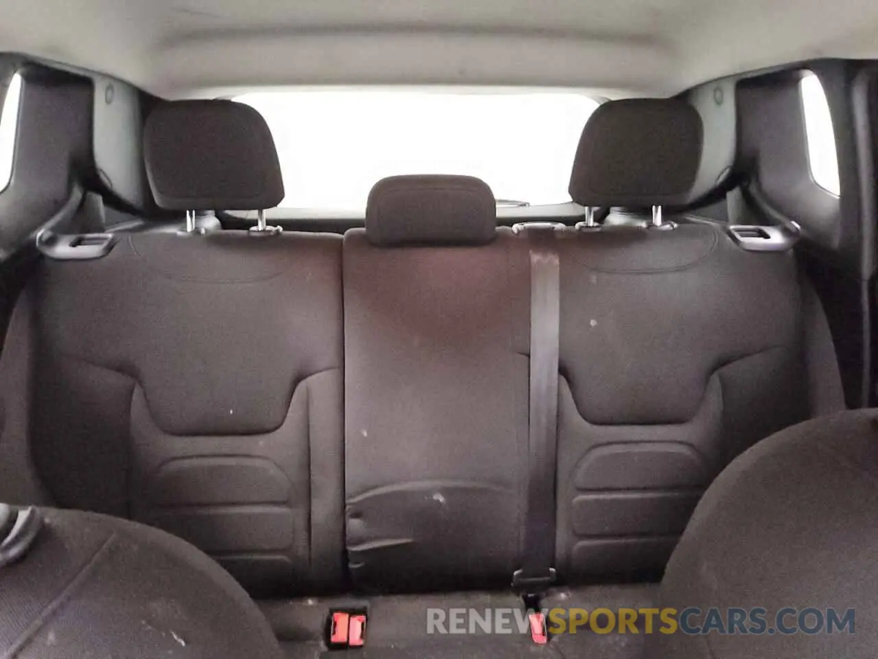 10 Photograph of a damaged car ZACNJDB1XNPN86012 JEEP RENEGADE 2022