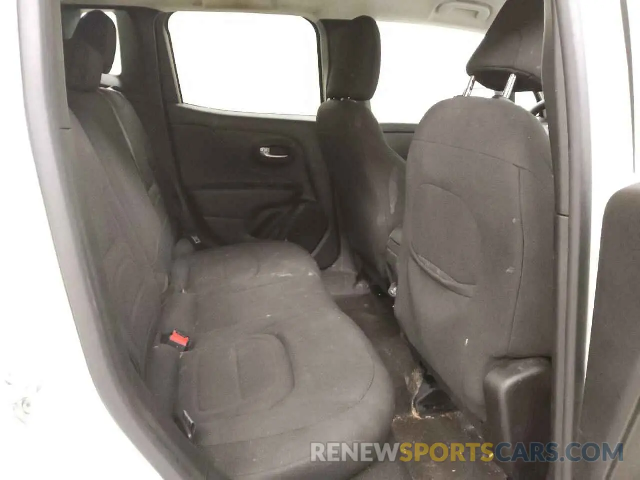 11 Photograph of a damaged car ZACNJDB1XNPN86012 JEEP RENEGADE 2022
