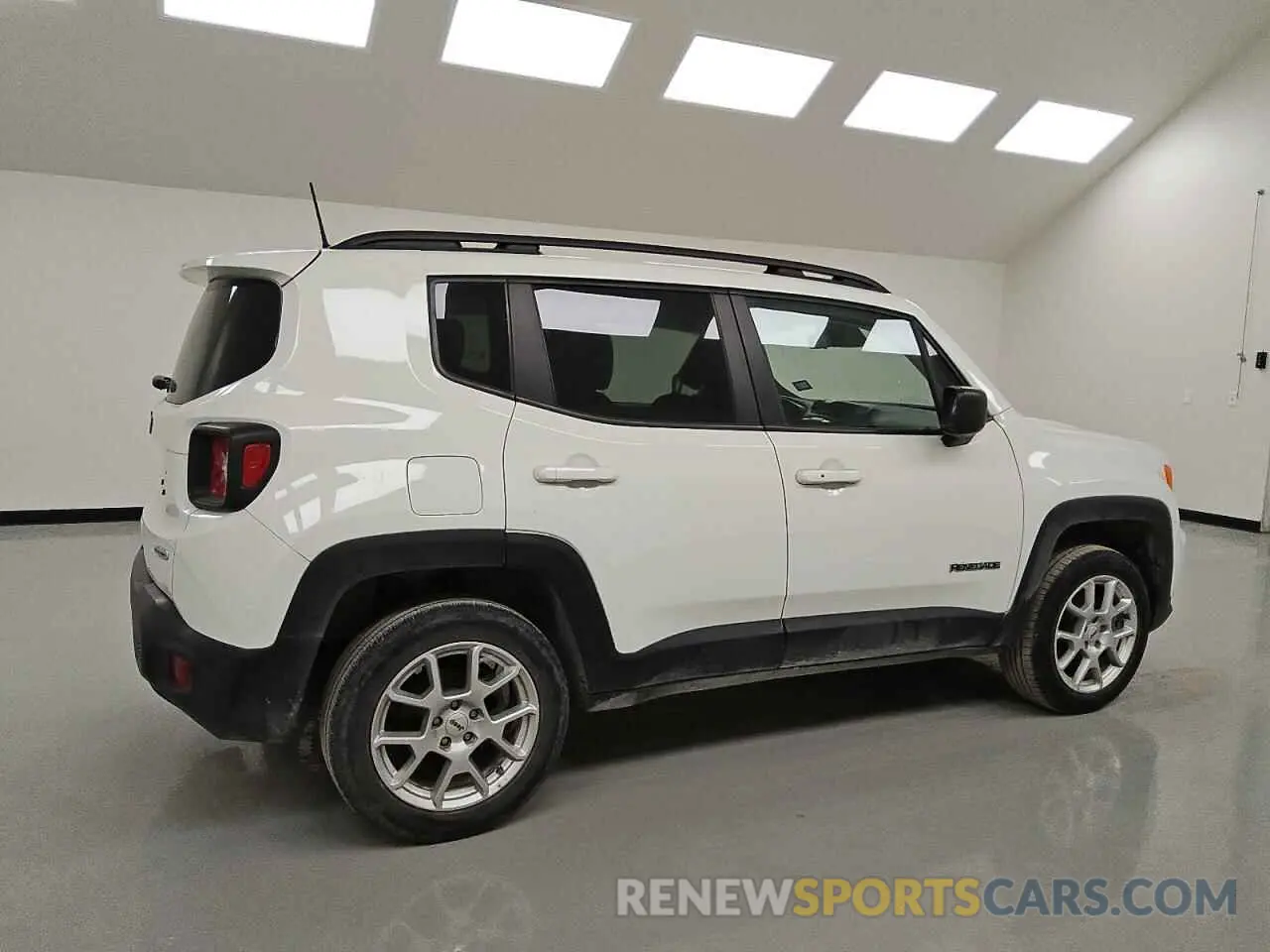 3 Photograph of a damaged car ZACNJDB1XNPN86012 JEEP RENEGADE 2022