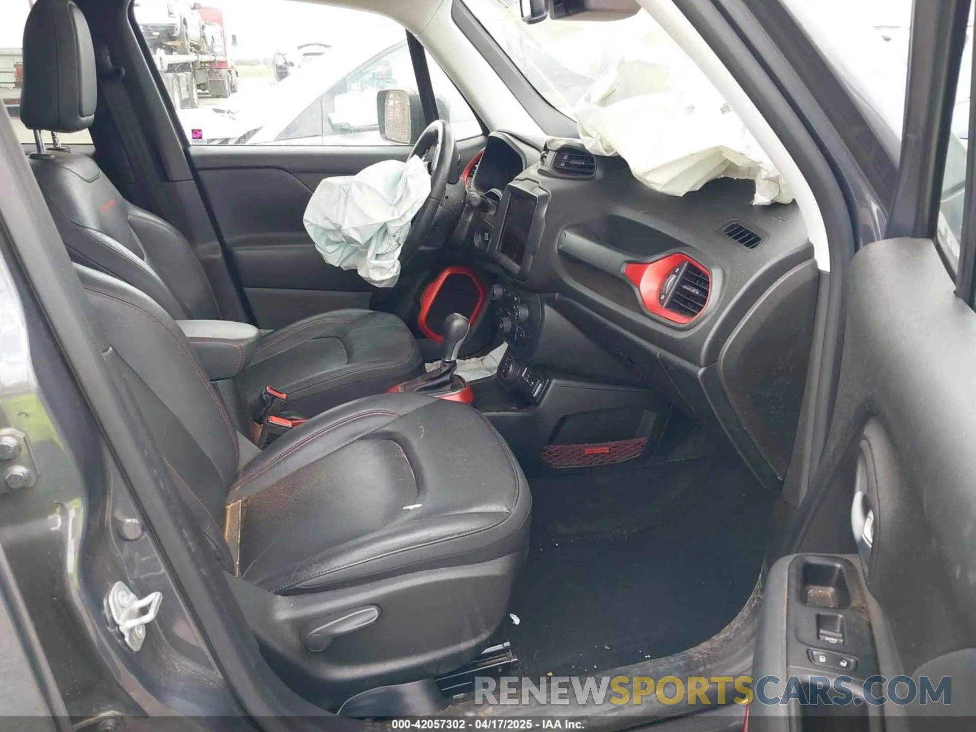 5 Photograph of a damaged car ZACNJDC10NPN62719 JEEP RENEGADE 2022