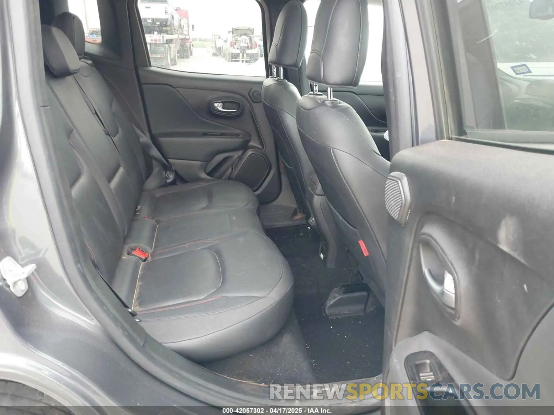 8 Photograph of a damaged car ZACNJDC10NPN62719 JEEP RENEGADE 2022