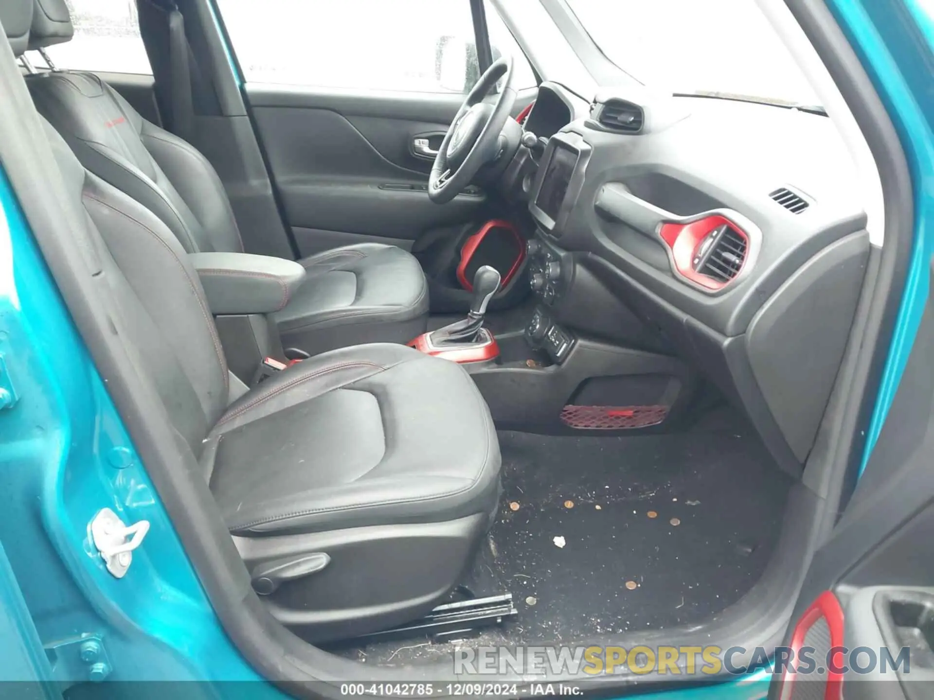5 Photograph of a damaged car ZACNJDC13NPN57143 JEEP RENEGADE 2022