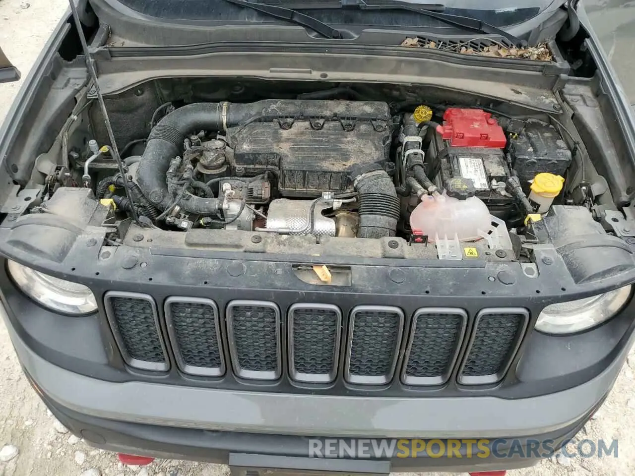 11 Photograph of a damaged car ZACNJDC14NPN63646 JEEP RENEGADE 2022