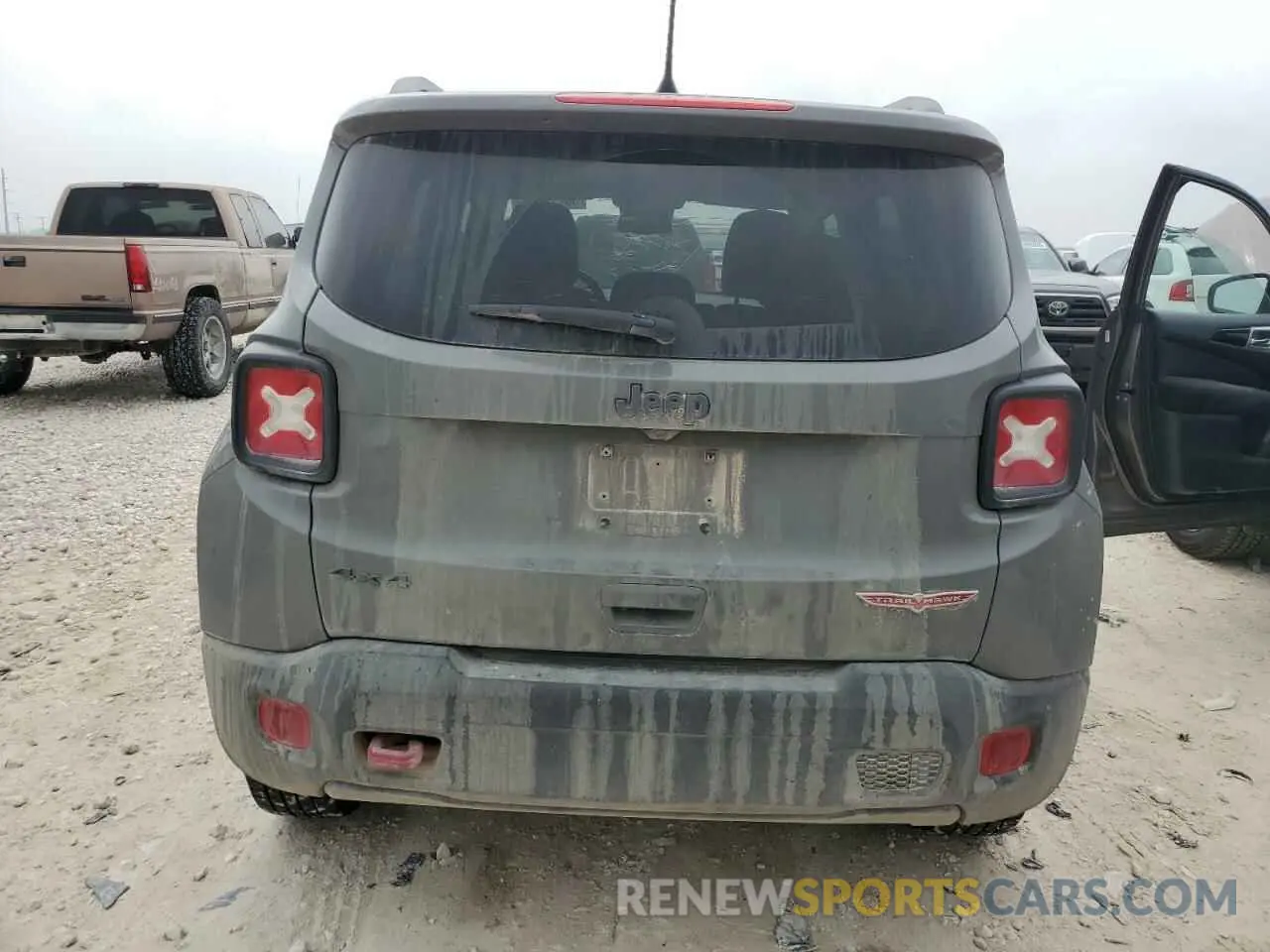 6 Photograph of a damaged car ZACNJDC14NPN63646 JEEP RENEGADE 2022