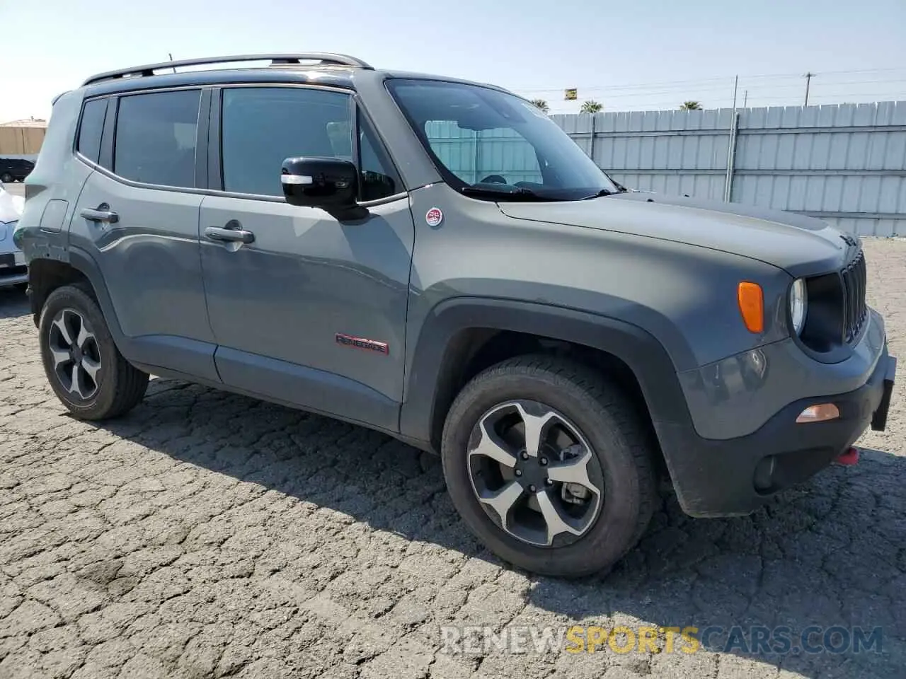 4 Photograph of a damaged car ZACNJDC17NPN80098 JEEP RENEGADE 2022