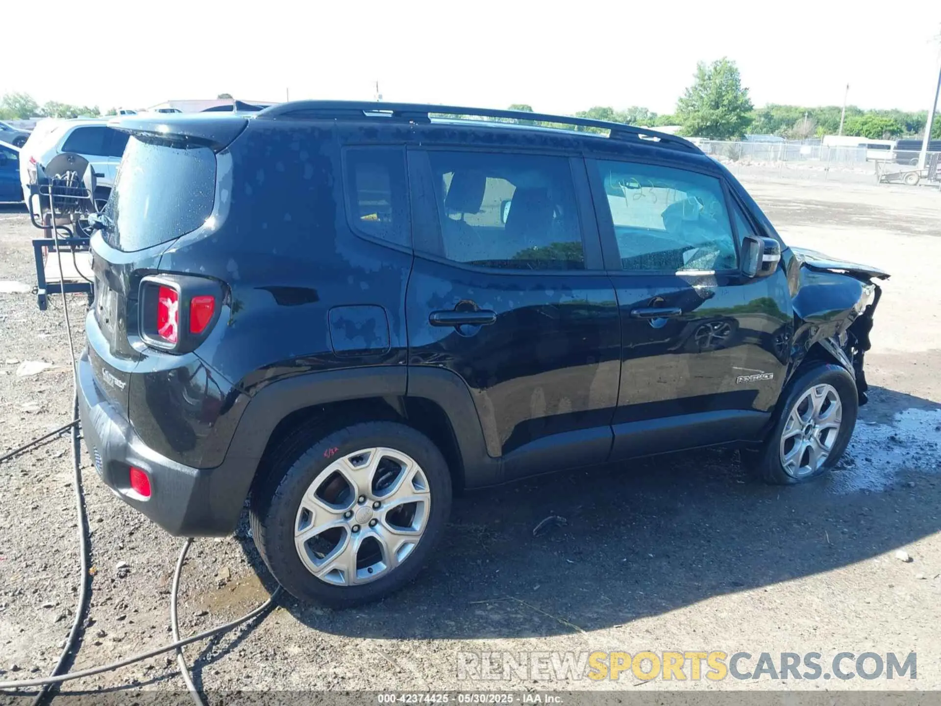 14 Photograph of a damaged car ZACNJDD11NPN71962 JEEP RENEGADE 2022