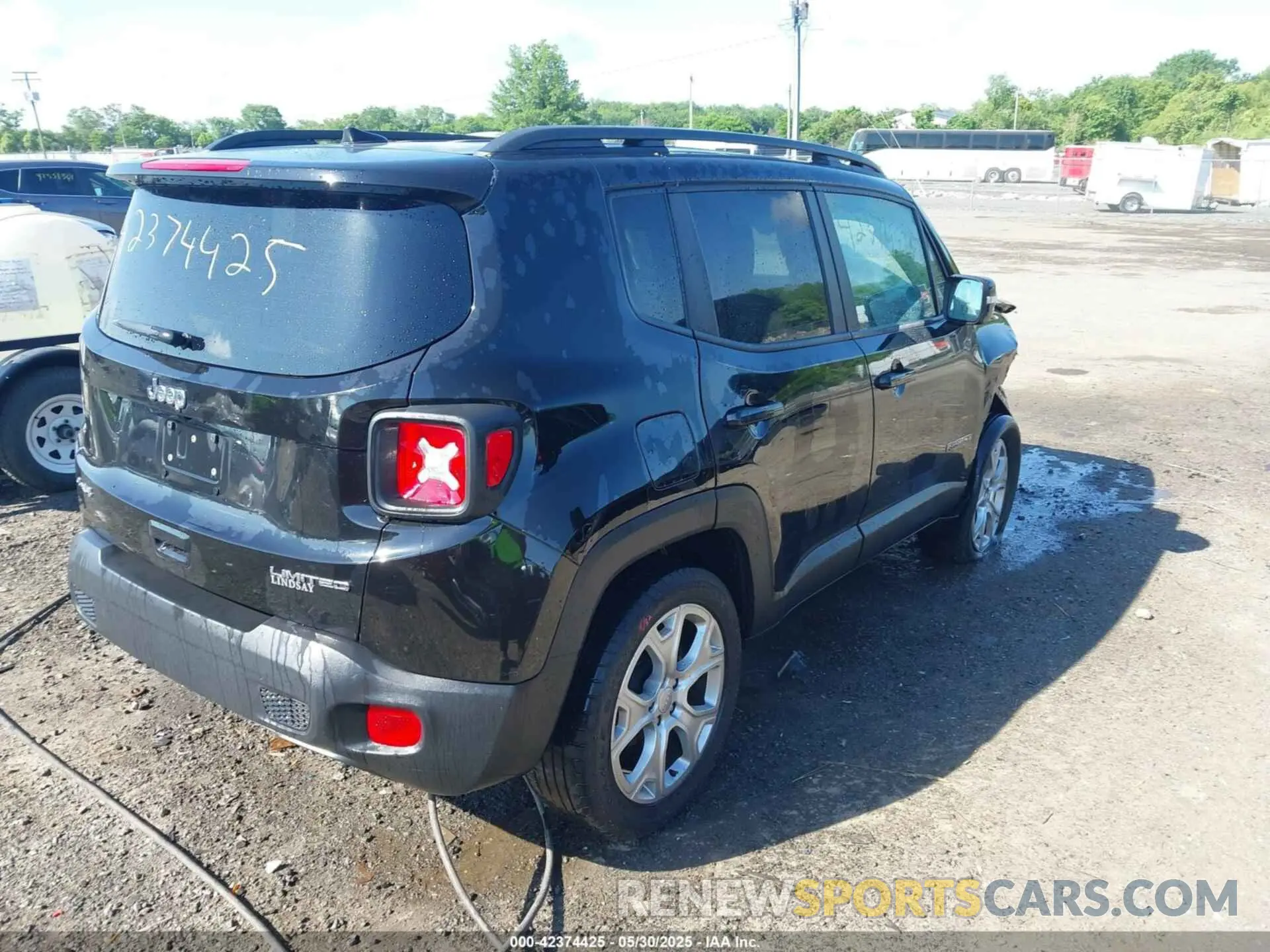 4 Photograph of a damaged car ZACNJDD11NPN71962 JEEP RENEGADE 2022