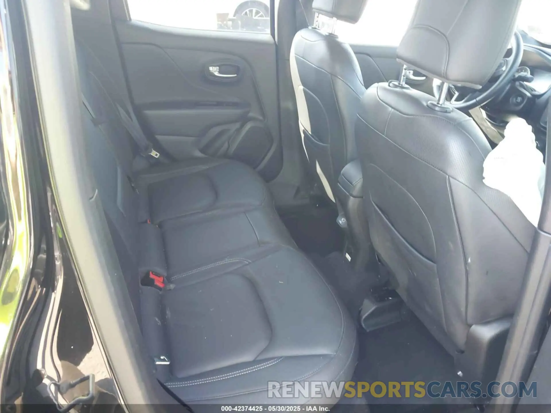 8 Photograph of a damaged car ZACNJDD11NPN71962 JEEP RENEGADE 2022