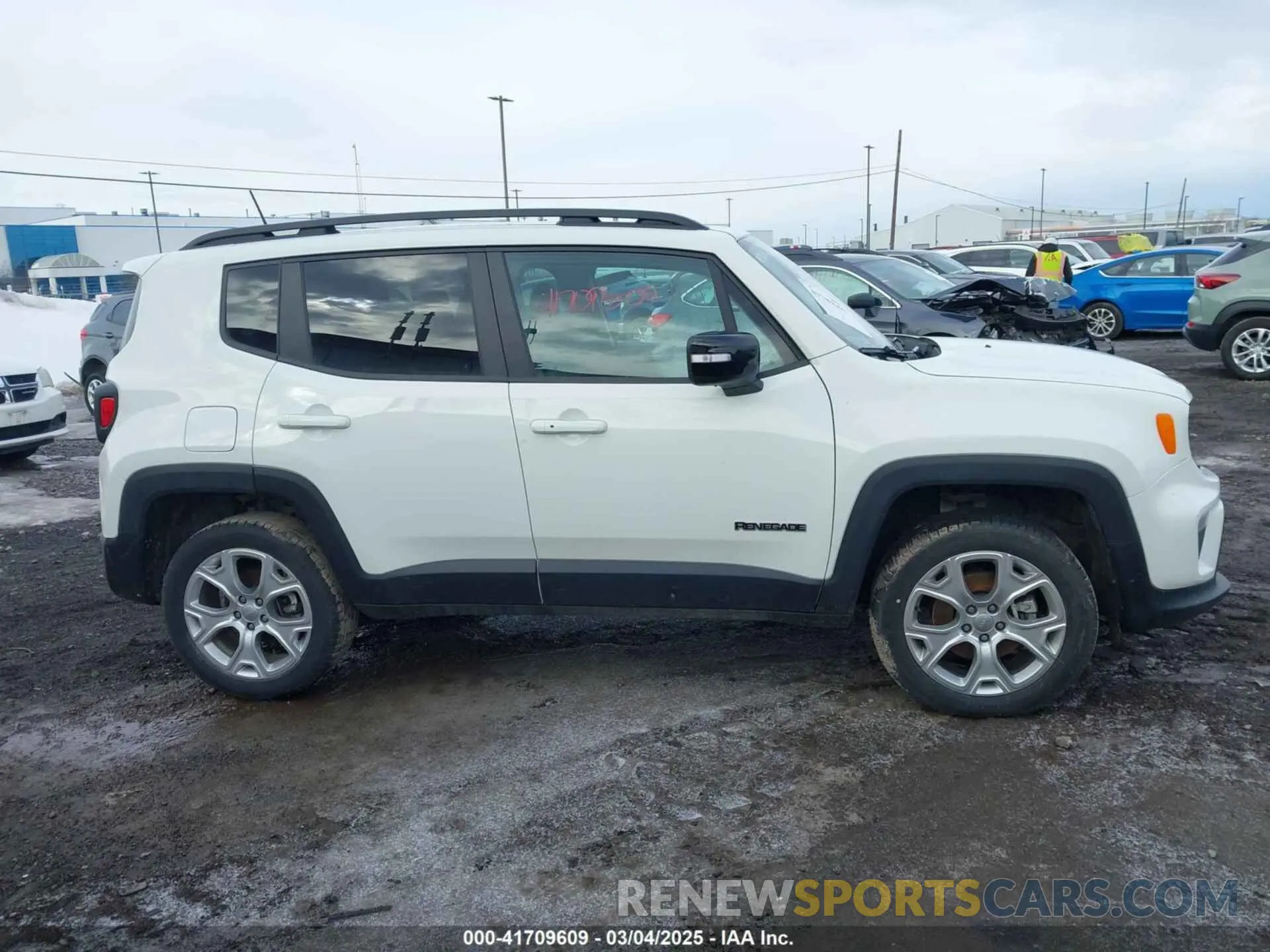 13 Photograph of a damaged car ZACNJDD11NPN99535 JEEP RENEGADE 2022