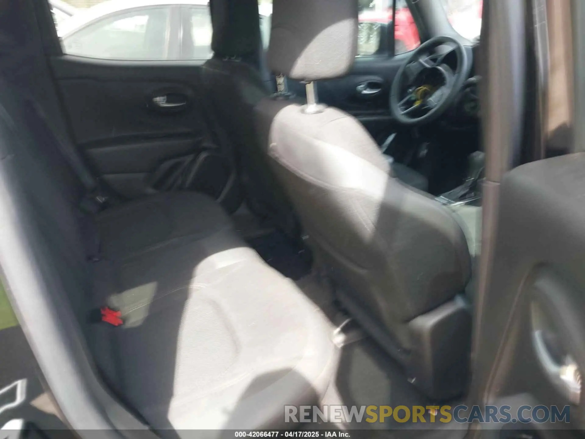 8 Photograph of a damaged car ZACNJDE18NPN80964 JEEP RENEGADE 2022