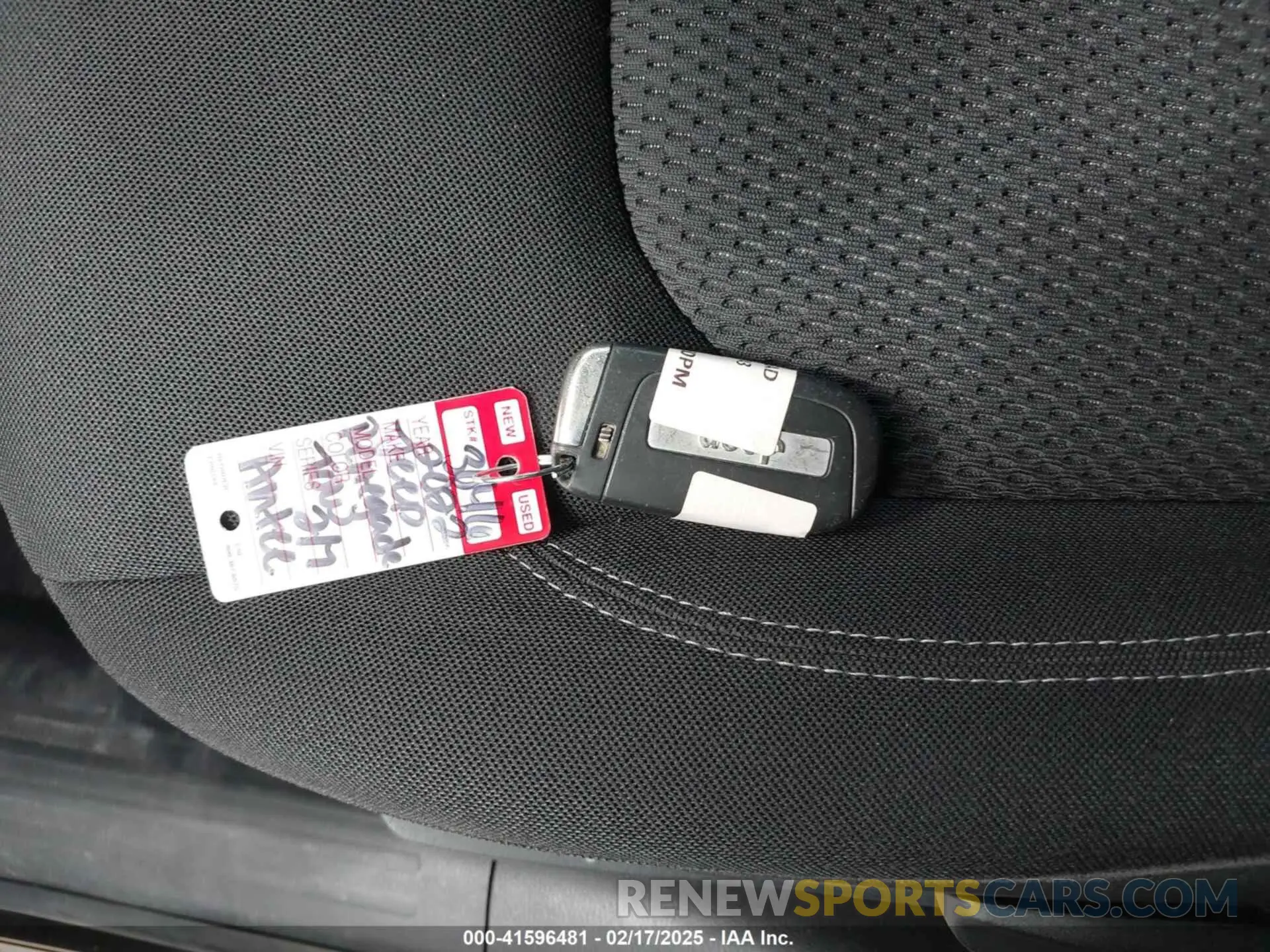 11 Photograph of a damaged car ZACNJDE19NPN46743 JEEP RENEGADE 2022