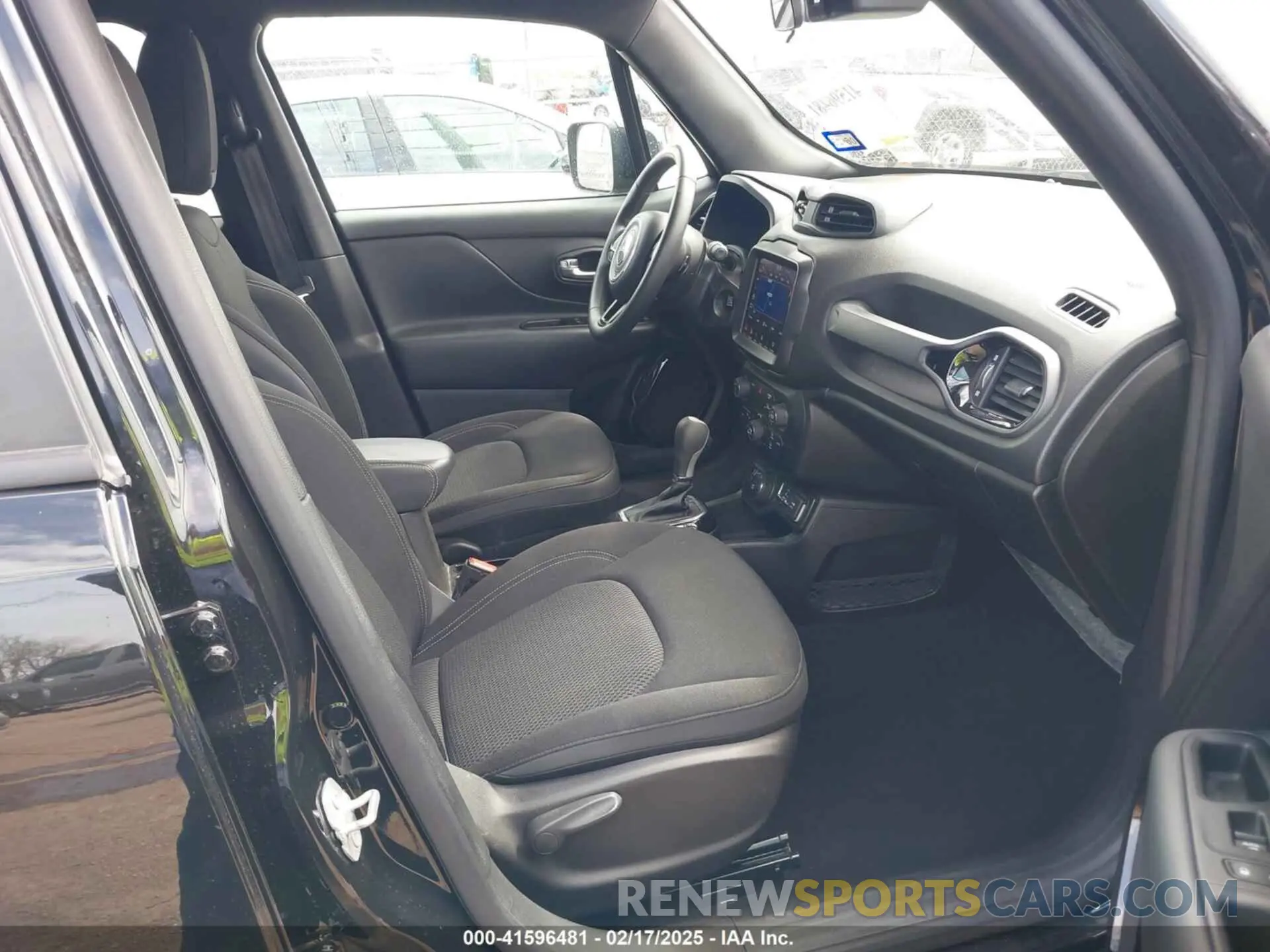 5 Photograph of a damaged car ZACNJDE19NPN46743 JEEP RENEGADE 2022