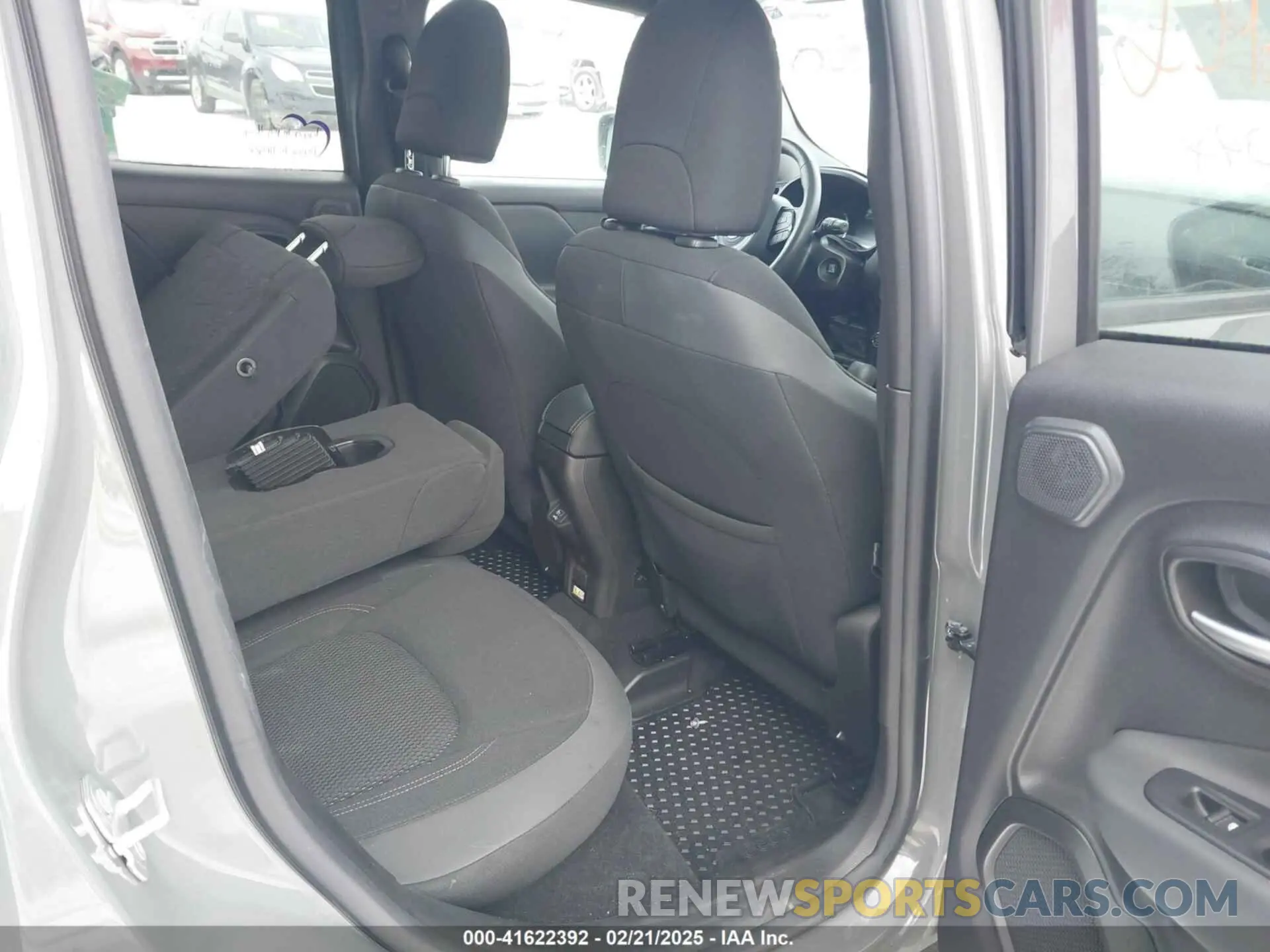 8 Photograph of a damaged car ZACNJDE19NPN66720 JEEP RENEGADE 2022