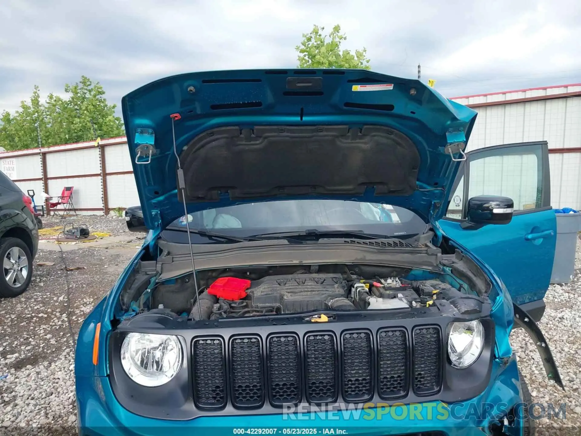 10 Photograph of a damaged car ZACNJDE1XNPN68198 JEEP RENEGADE 2022