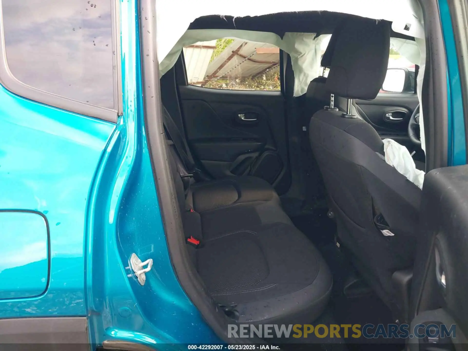 8 Photograph of a damaged car ZACNJDE1XNPN68198 JEEP RENEGADE 2022
