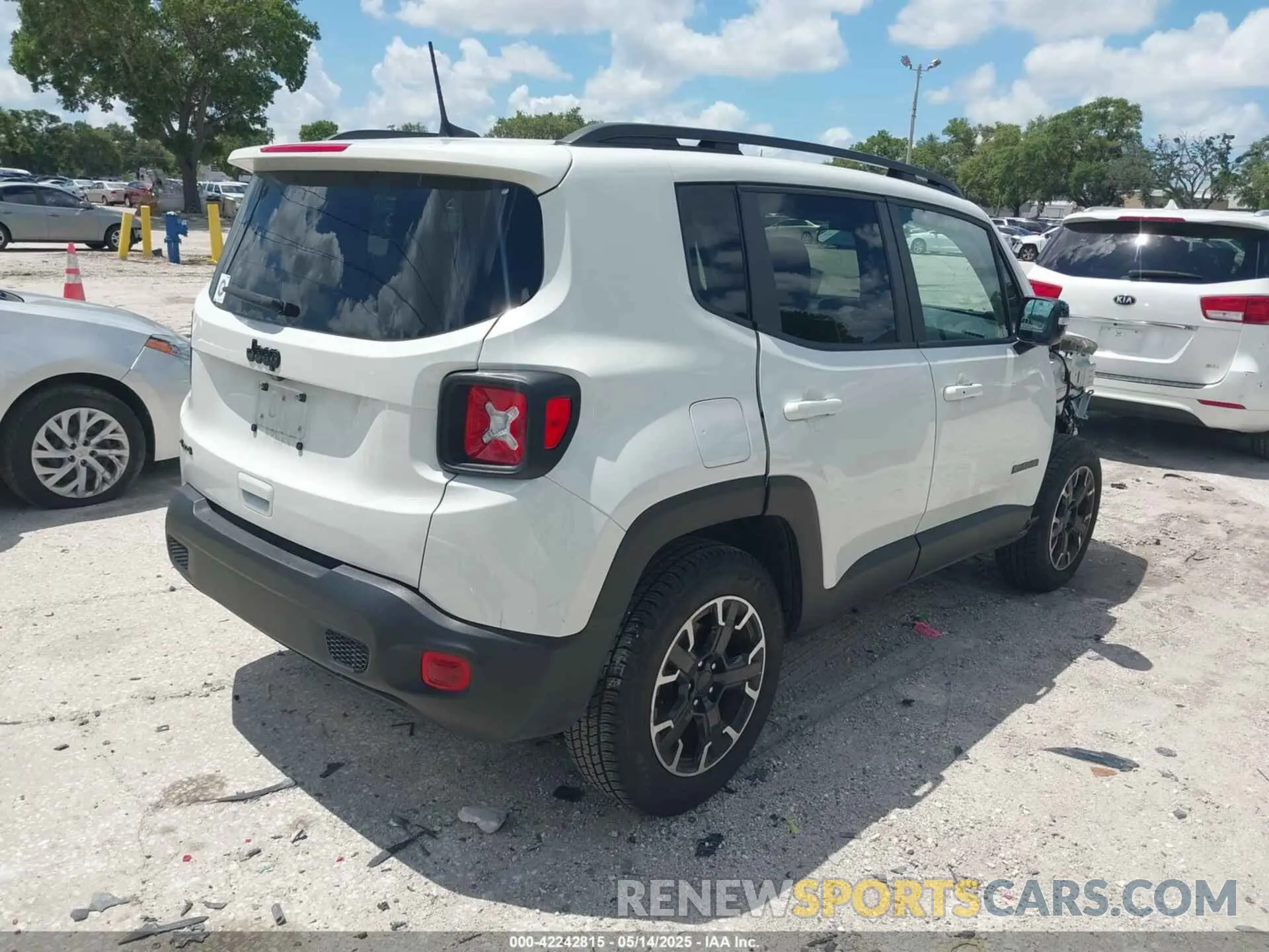 4 Photograph of a damaged car ZACNJDB12PPP39095 JEEP RENEGADE 2023