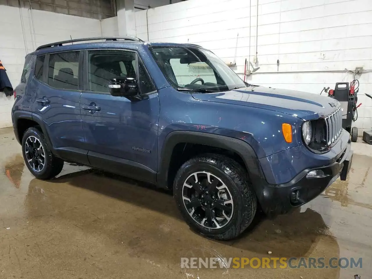 4 Photograph of a damaged car ZACNJDB12PPP41283 JEEP RENEGADE 2023