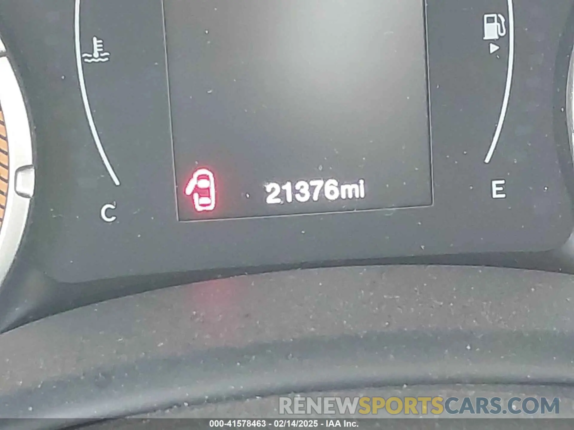 14 Photograph of a damaged car ZACNJDB12PPP60061 JEEP RENEGADE 2023
