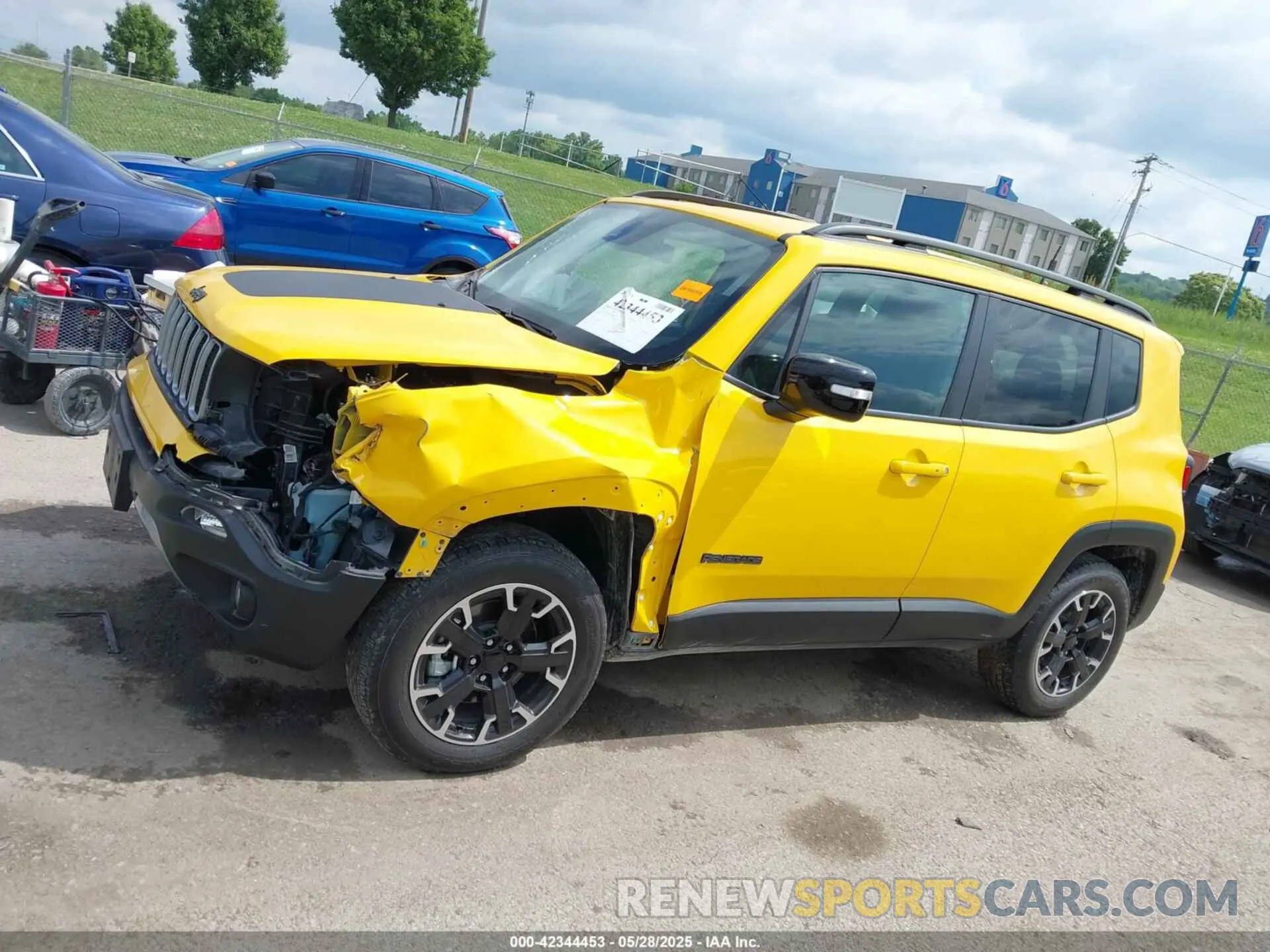 14 Photograph of a damaged car ZACNJDB13PPP56620 JEEP RENEGADE 2023