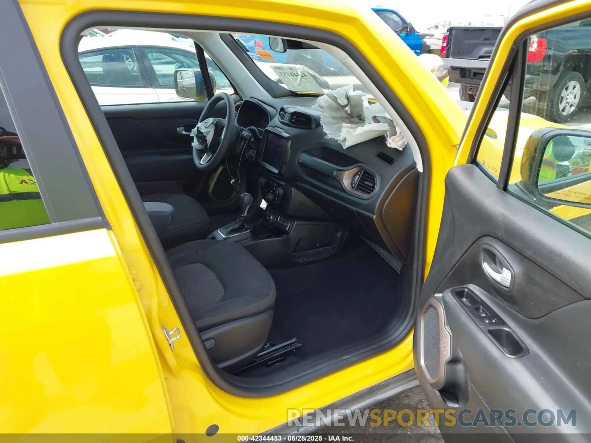 5 Photograph of a damaged car ZACNJDB13PPP56620 JEEP RENEGADE 2023