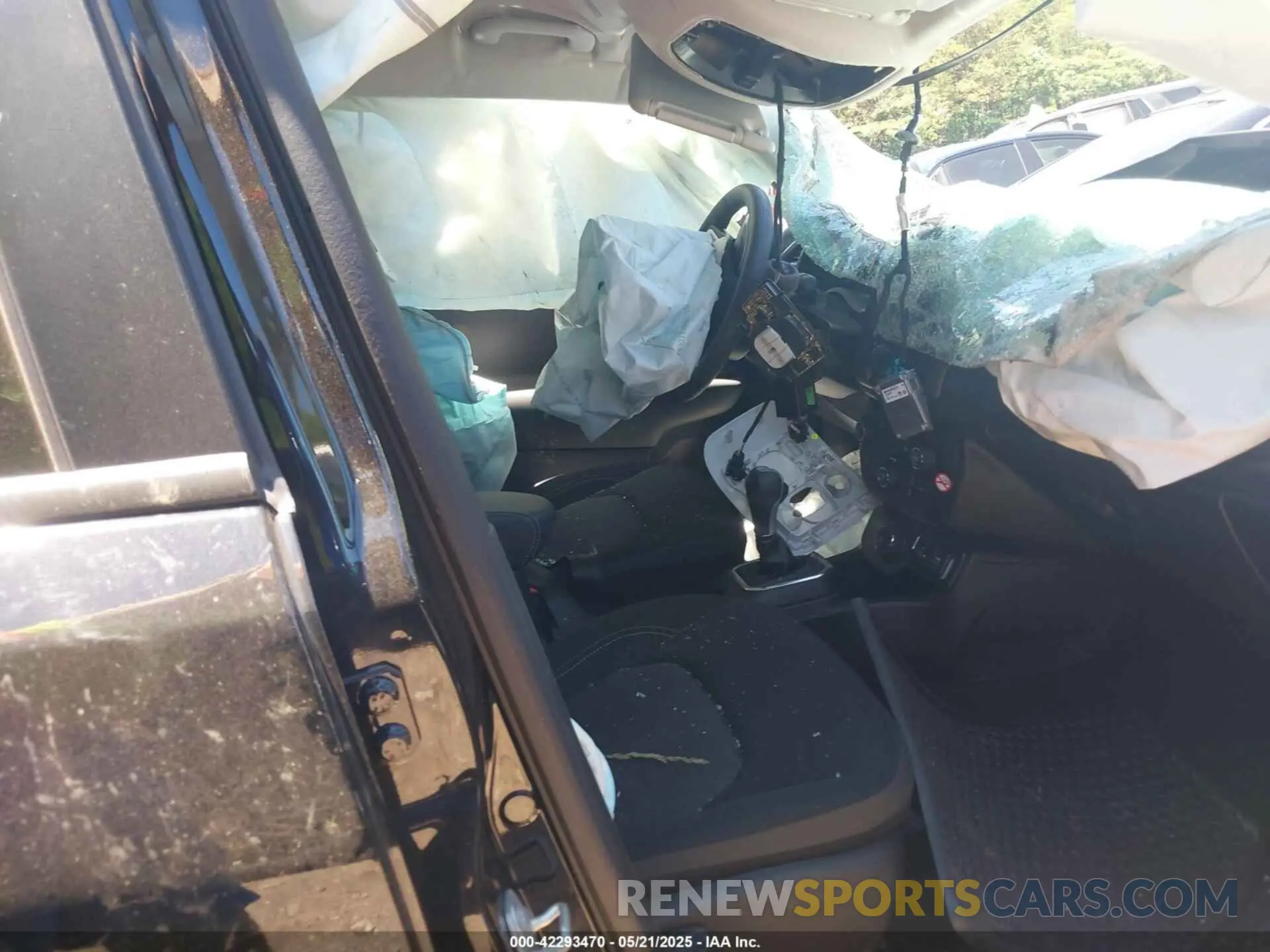 5 Photograph of a damaged car ZACNJDB13PPP69738 JEEP RENEGADE 2023
