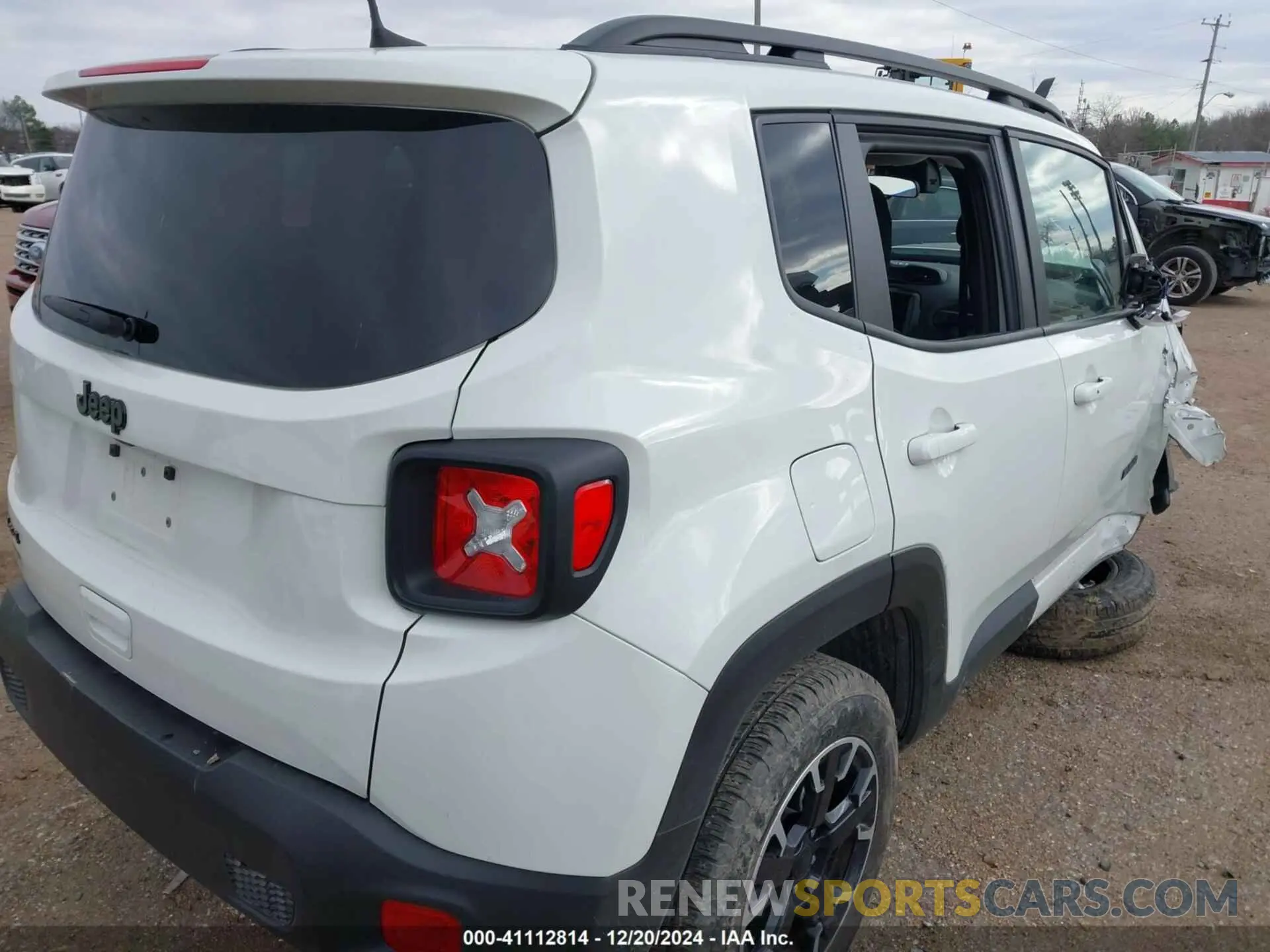 4 Photograph of a damaged car ZACNJDB14PPP34402 JEEP RENEGADE 2023