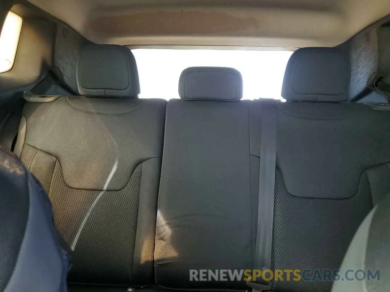 10 Photograph of a damaged car ZACNJDB15PPP38913 JEEP RENEGADE 2023
