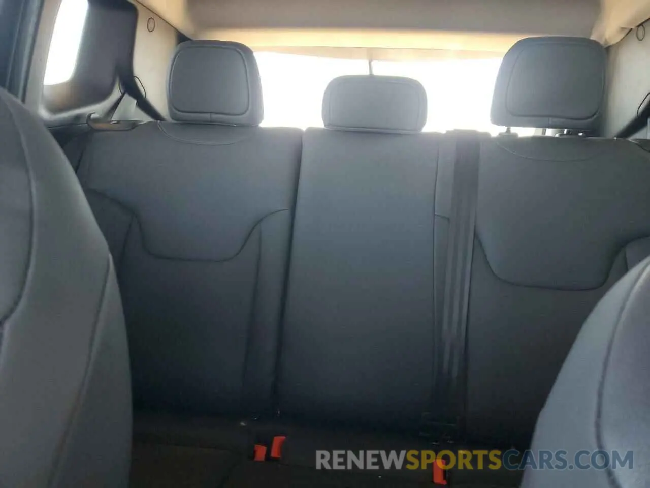 10 Photograph of a damaged car ZACNJDC10PPP37182 JEEP RENEGADE 2023