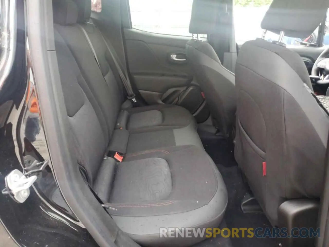 10 Photograph of a damaged car ZACNJDC11PPP59062 JEEP RENEGADE 2023