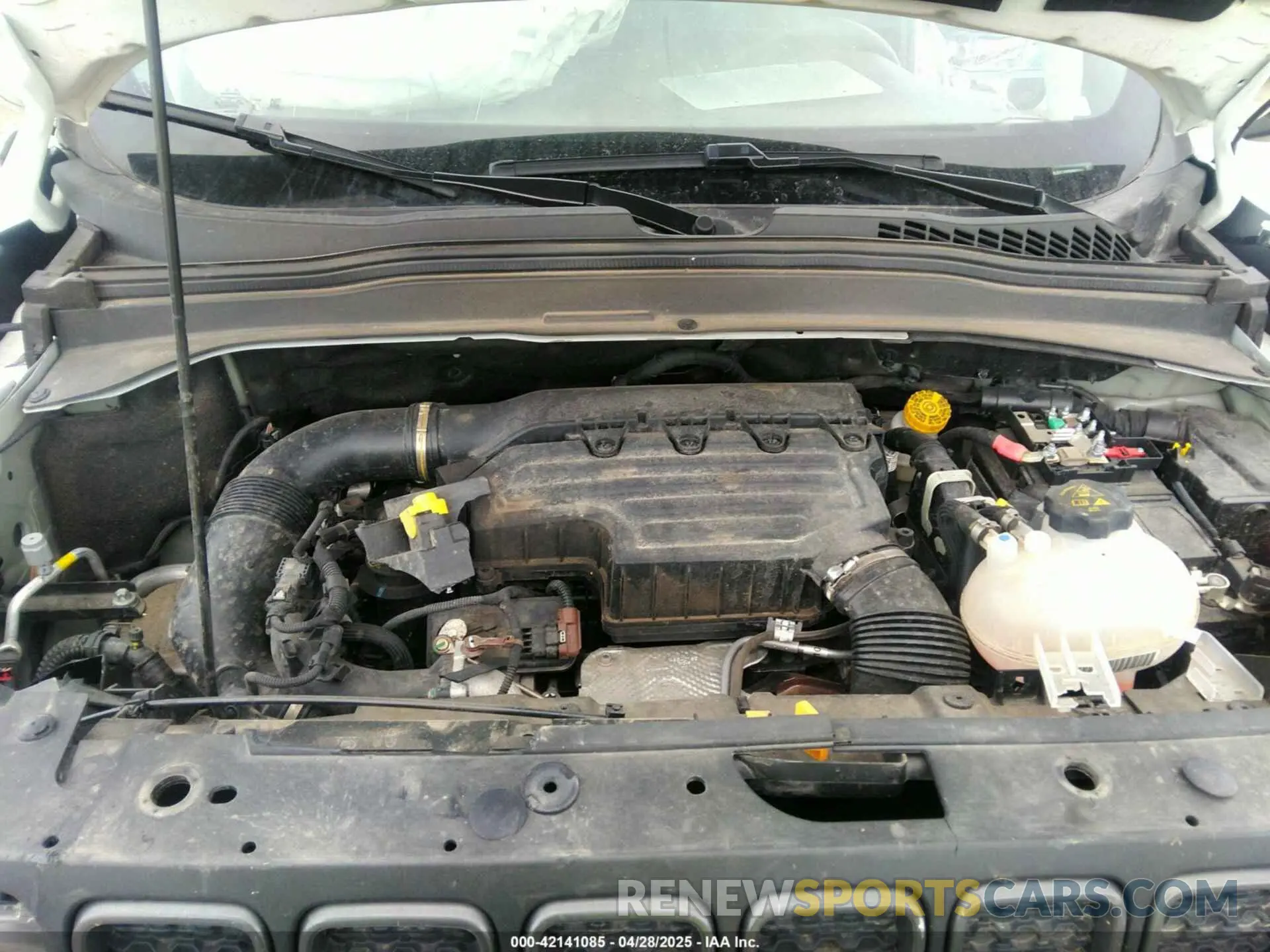 10 Photograph of a damaged car ZACNJDC15PPP67715 JEEP RENEGADE 2023