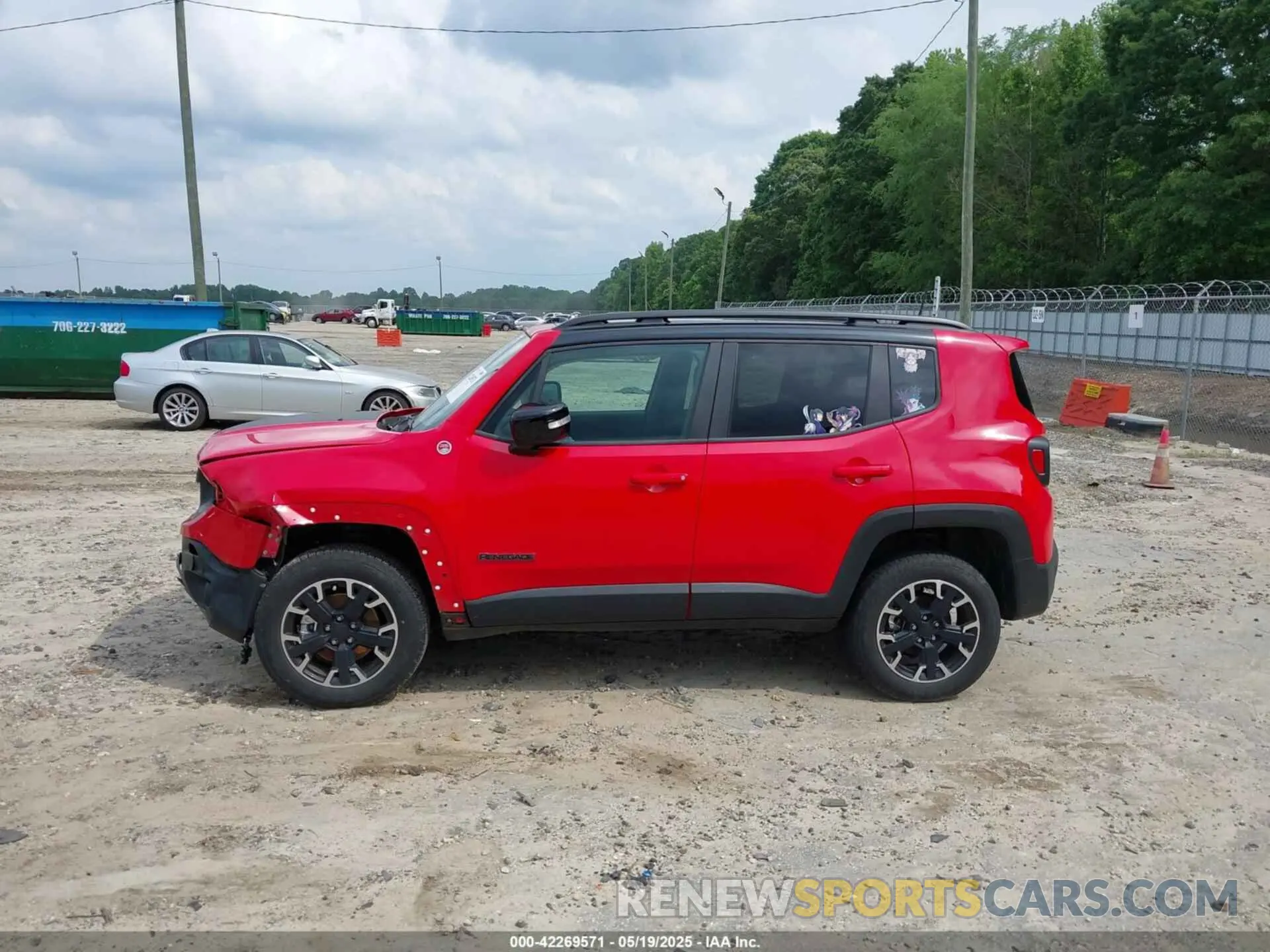 14 Photograph of a damaged car ZACNJDC18PPP61388 JEEP RENEGADE 2023