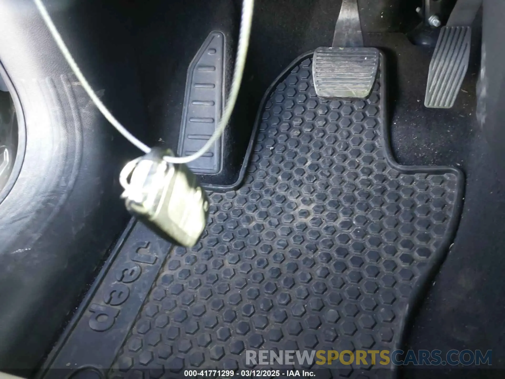 11 Photograph of a damaged car ZACNJDC19PPP27959 JEEP RENEGADE 2023