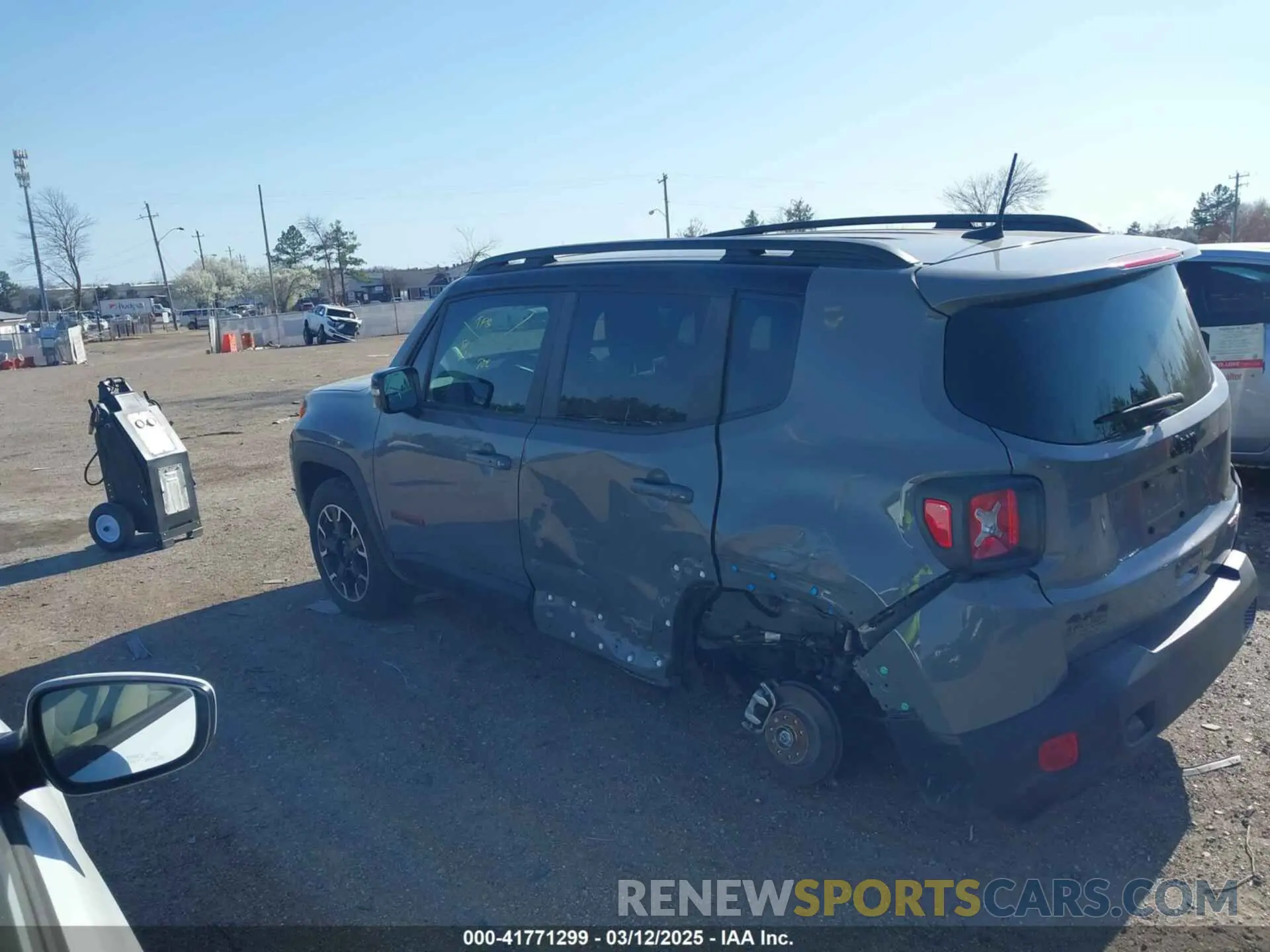 14 Photograph of a damaged car ZACNJDC19PPP27959 JEEP RENEGADE 2023