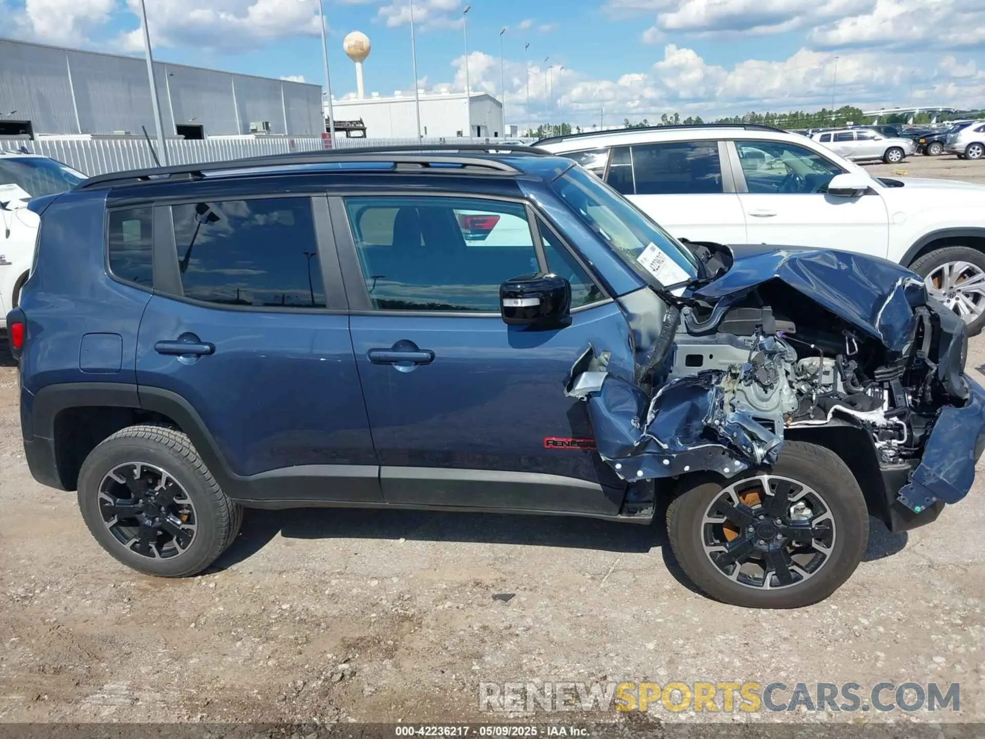 13 Photograph of a damaged car ZACNJDC19PPP70231 JEEP RENEGADE 2023
