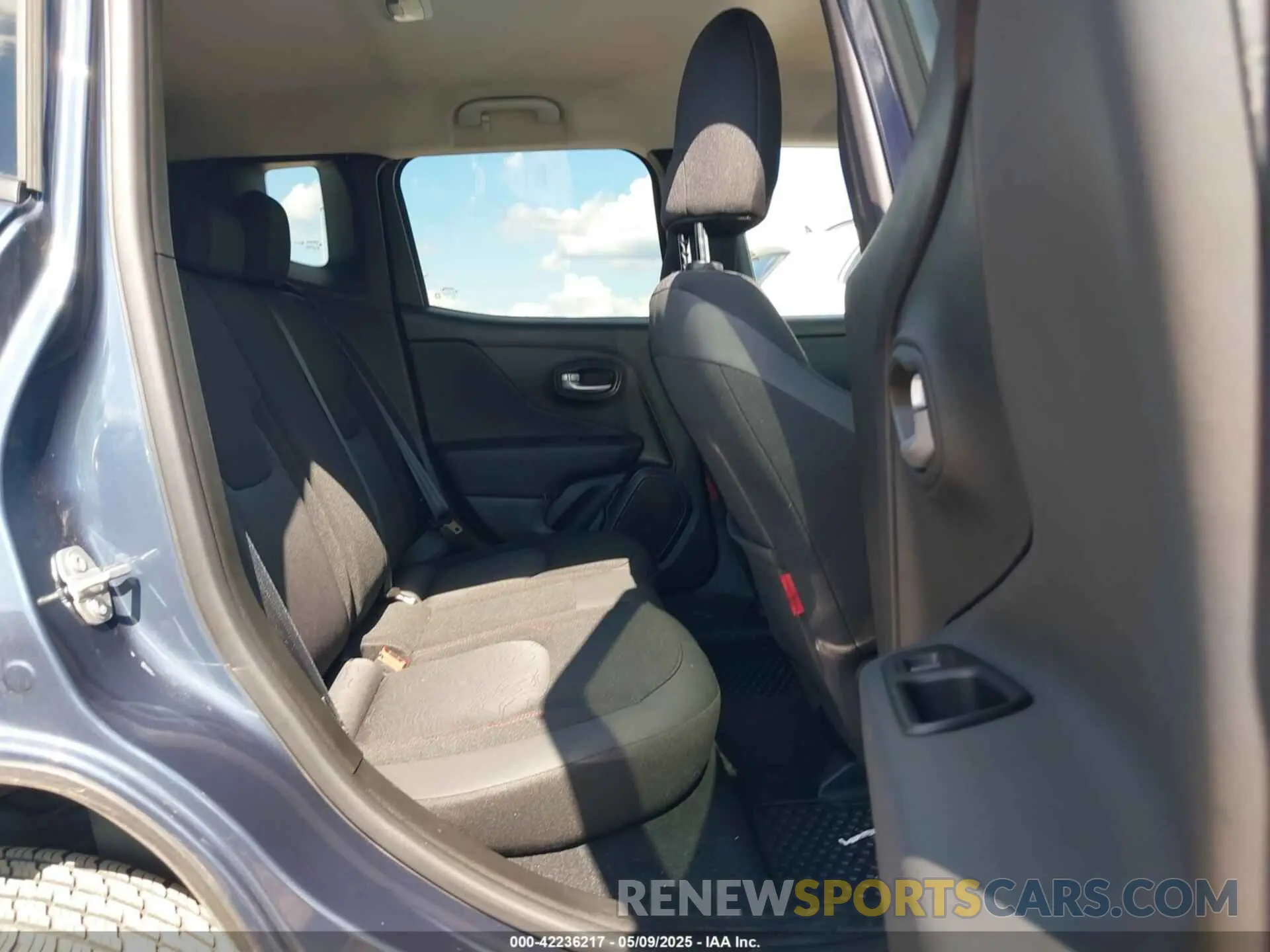 8 Photograph of a damaged car ZACNJDC19PPP70231 JEEP RENEGADE 2023