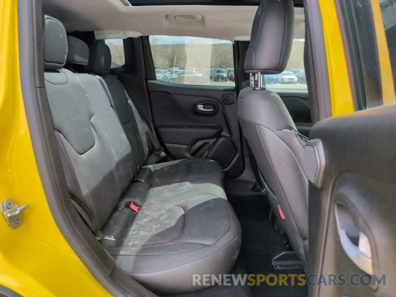 10 Photograph of a damaged car ZACNJDC1XPPP60047 JEEP RENEGADE 2023