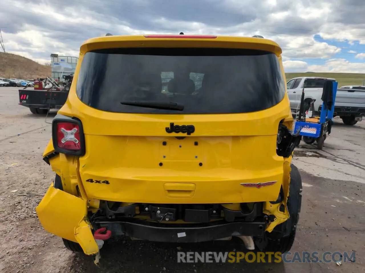 6 Photograph of a damaged car ZACNJDC1XPPP60047 JEEP RENEGADE 2023