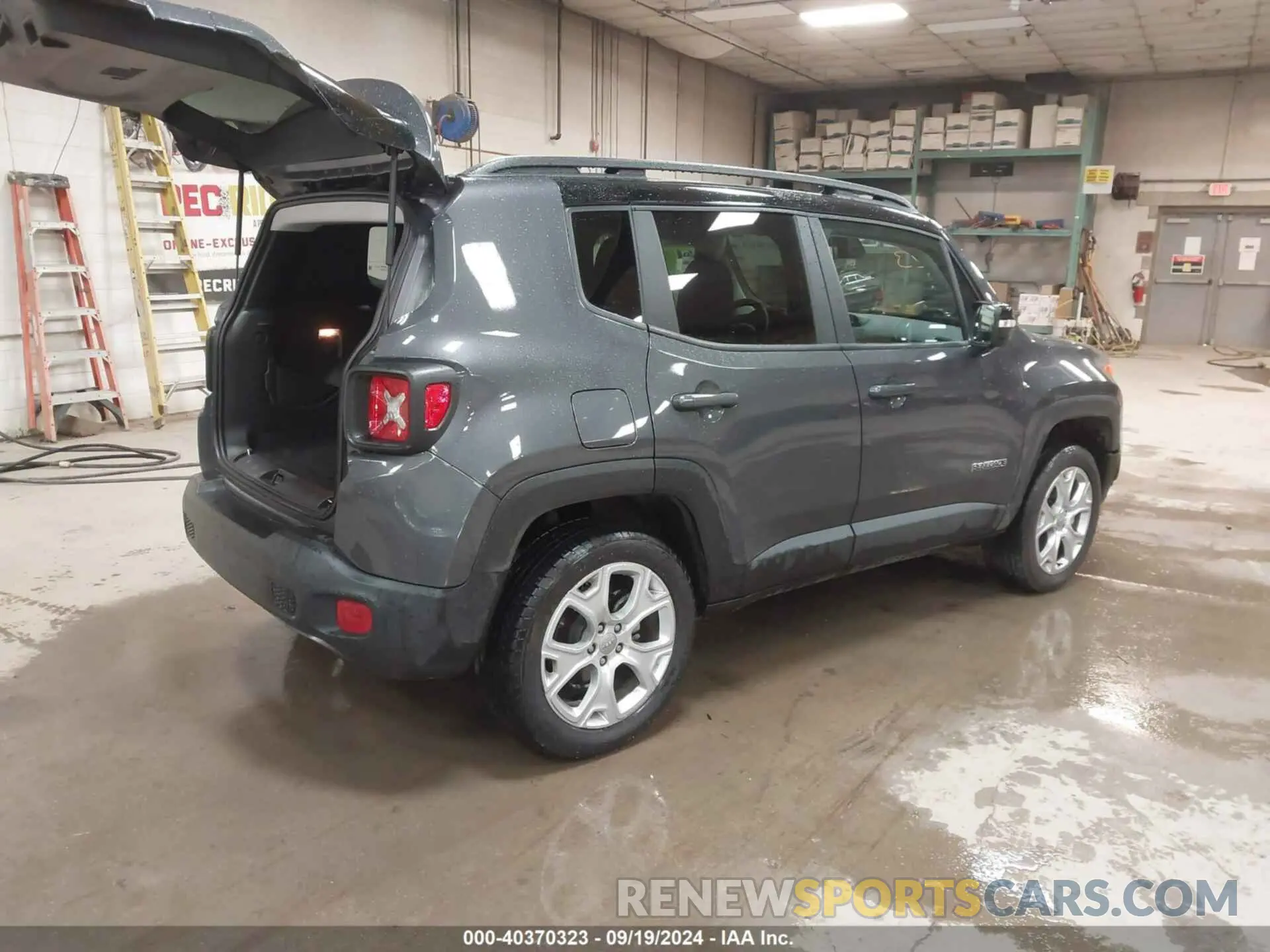 4 Photograph of a damaged car ZACNJDD10PPP14158 JEEP RENEGADE 2023