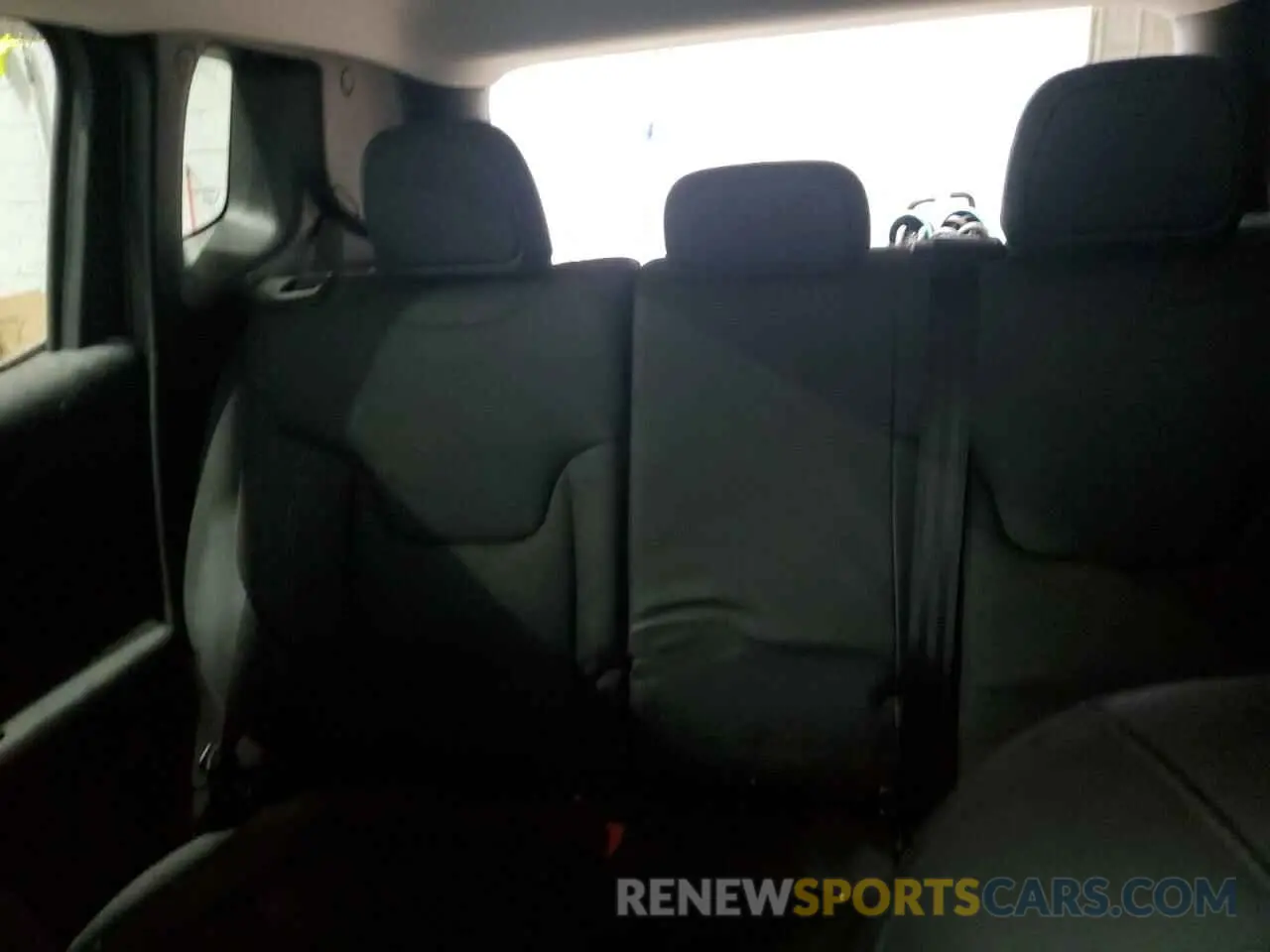 10 Photograph of a damaged car ZACNJDD13PPP15563 JEEP RENEGADE 2023