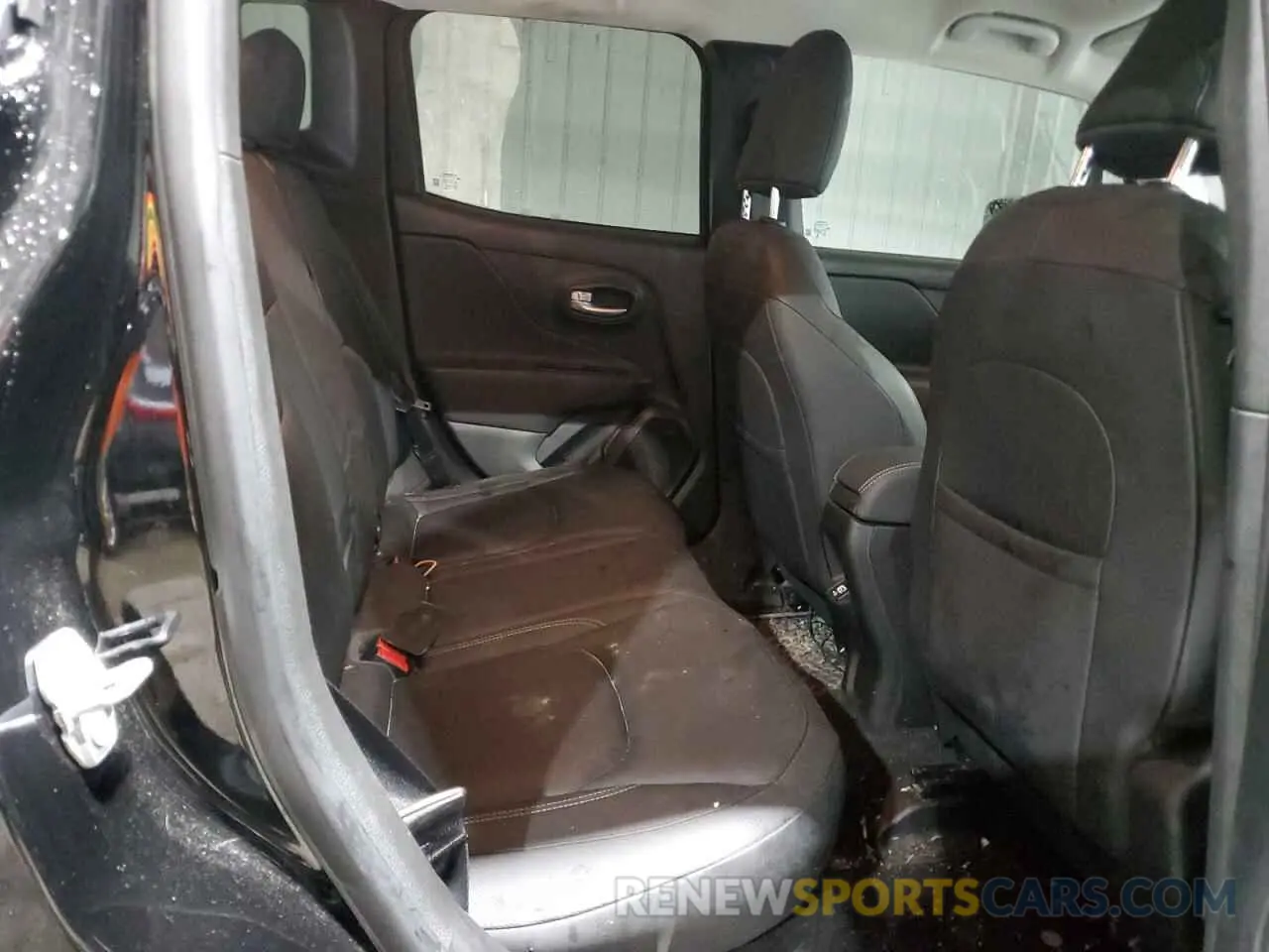 11 Photograph of a damaged car ZACNJDD13PPP15563 JEEP RENEGADE 2023