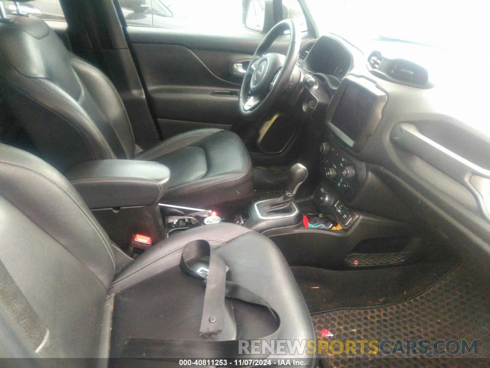 5 Photograph of a damaged car ZACNJDD16PPP15766 JEEP RENEGADE 2023