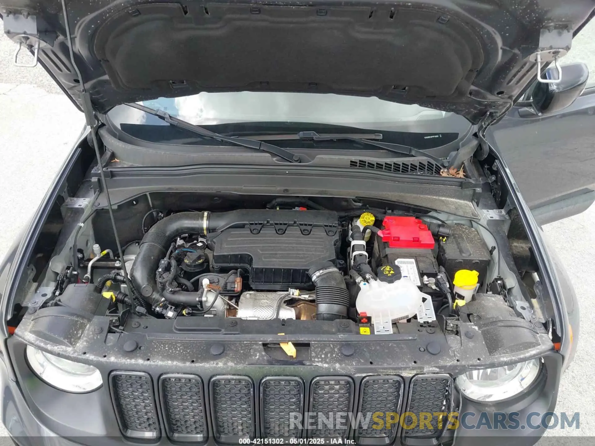 10 Photograph of a damaged car ZACNJDE14PPP10533 JEEP RENEGADE 2023