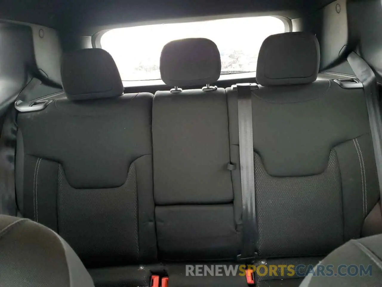 10 Photograph of a damaged car ZACNJDE17NPN57742 JEEP RENEGADE A 2022