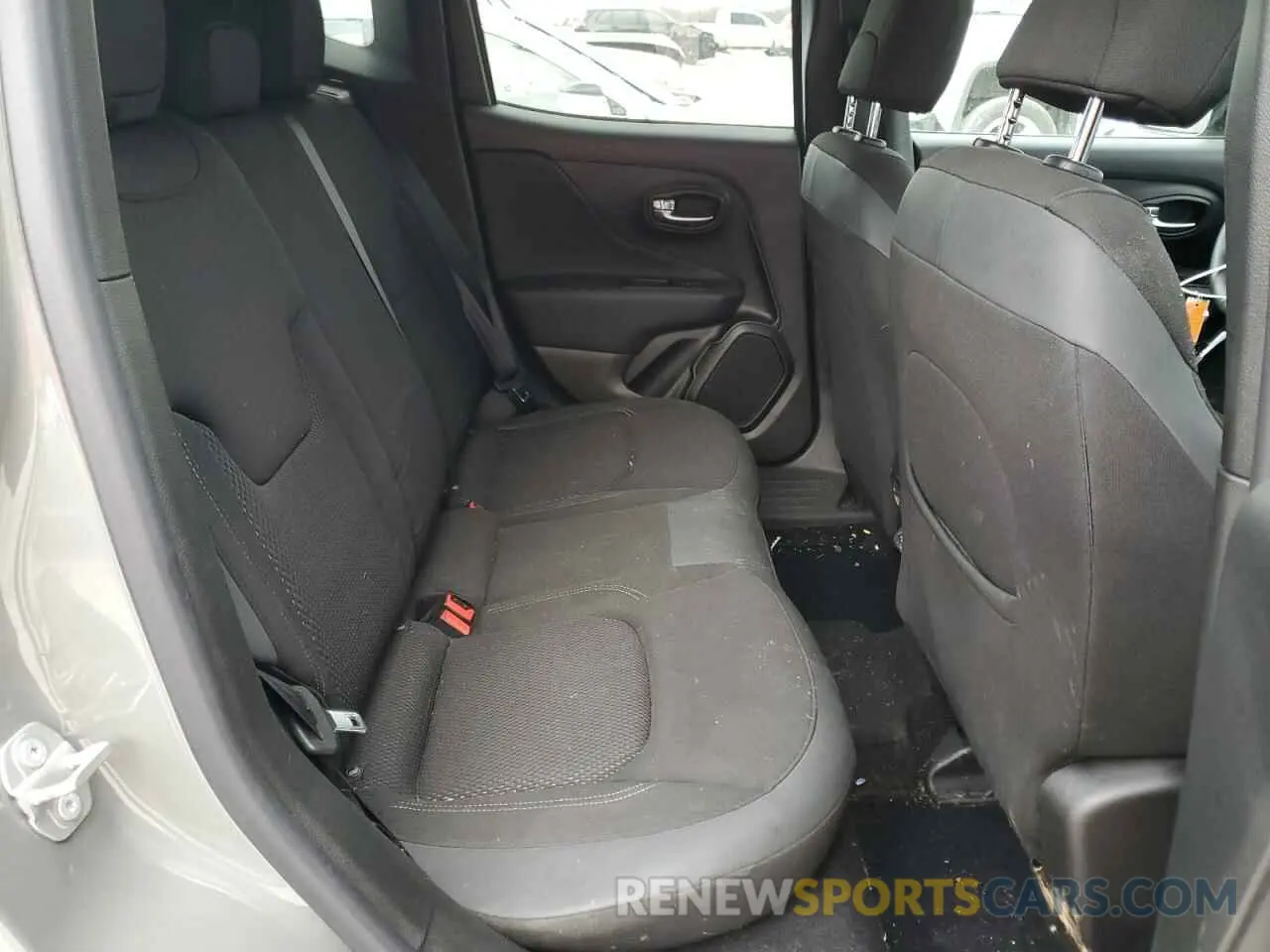 11 Photograph of a damaged car ZACNJDE19NPN58519 JEEP RENEGADE A 2022