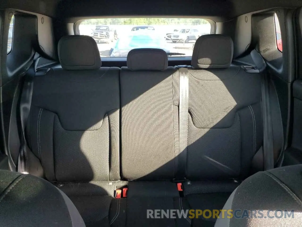 10 Photograph of a damaged car ZACNJDE19NPN77457 JEEP RENEGADE A 2022