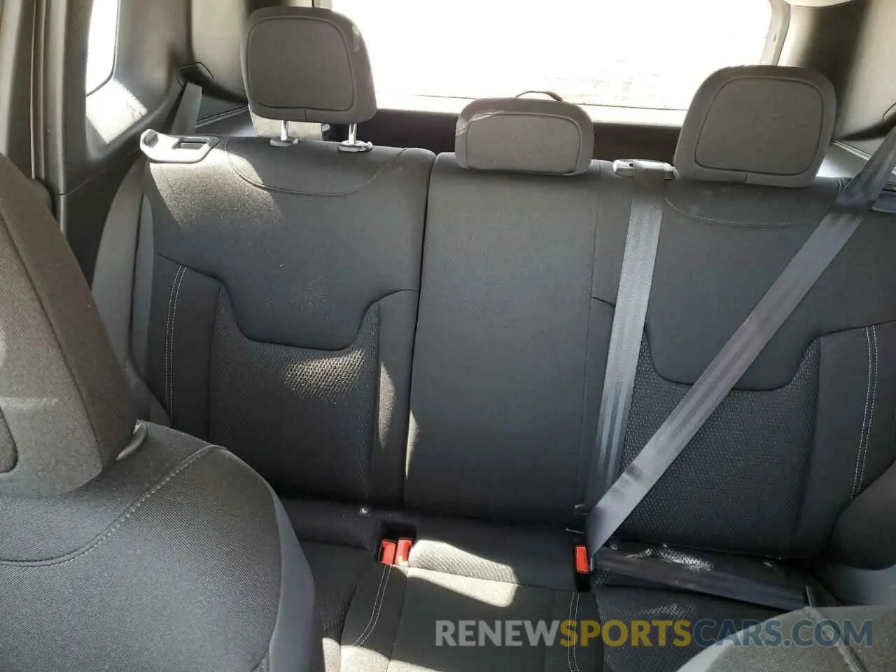 10 Photograph of a damaged car ZACNJDE11PPP20341 JEEP RENEGADE A 2023