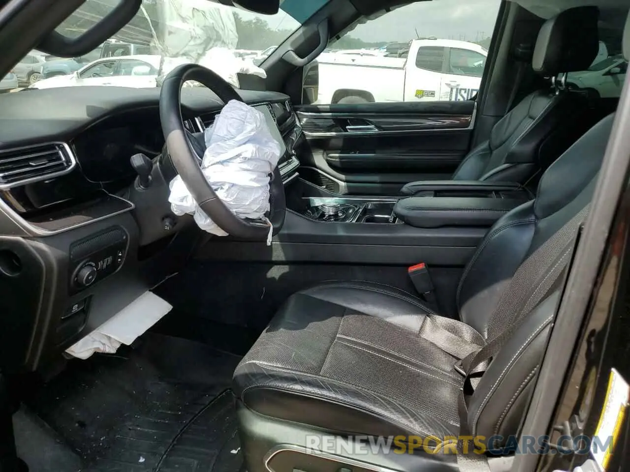 7 Photograph of a damaged car 1C4SJUAT8NS213067 JEEP WAGONEER 2022