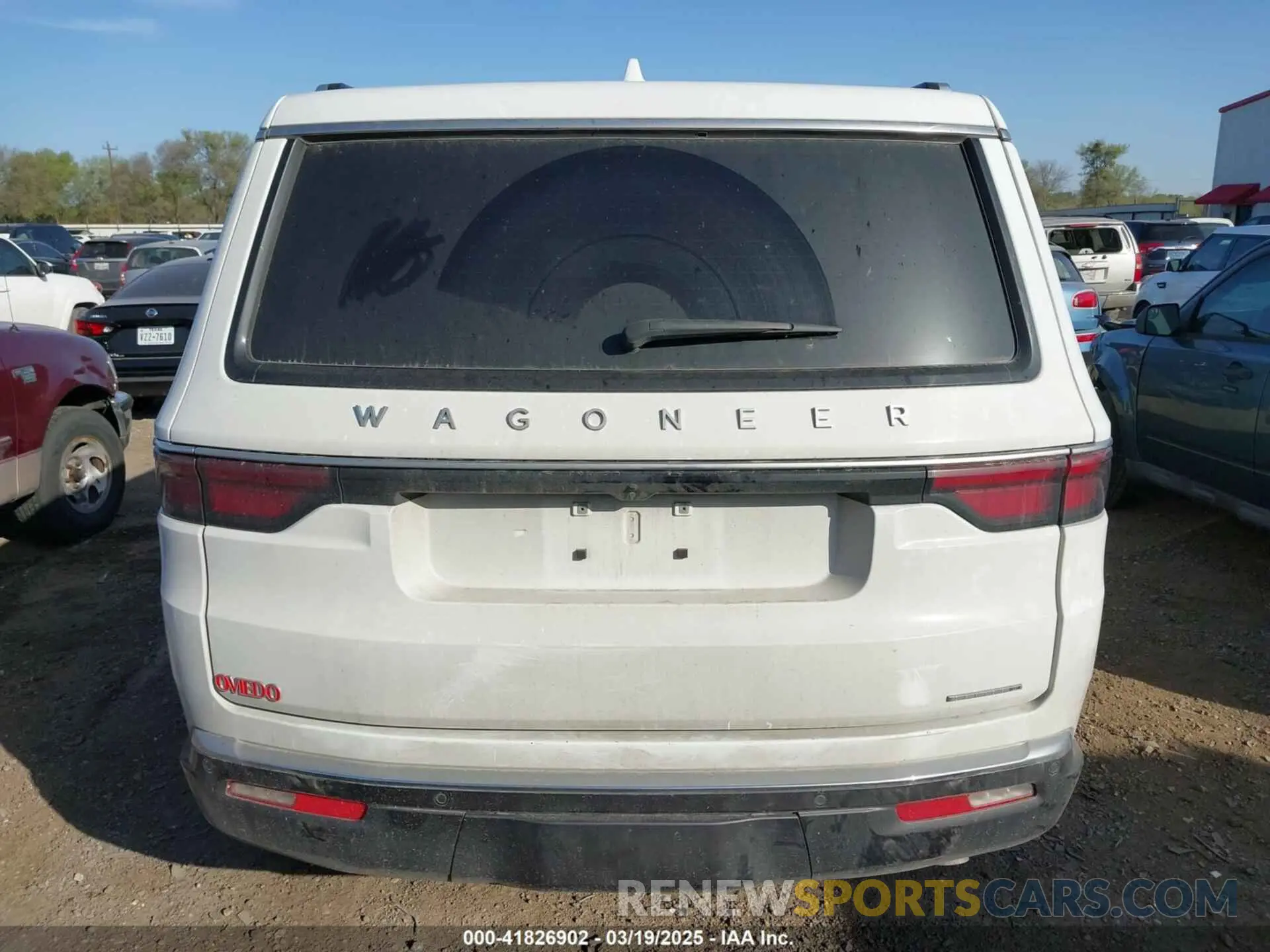 17 Photograph of a damaged car 1C4SJUBT1NS130210 JEEP WAGONEER 2022