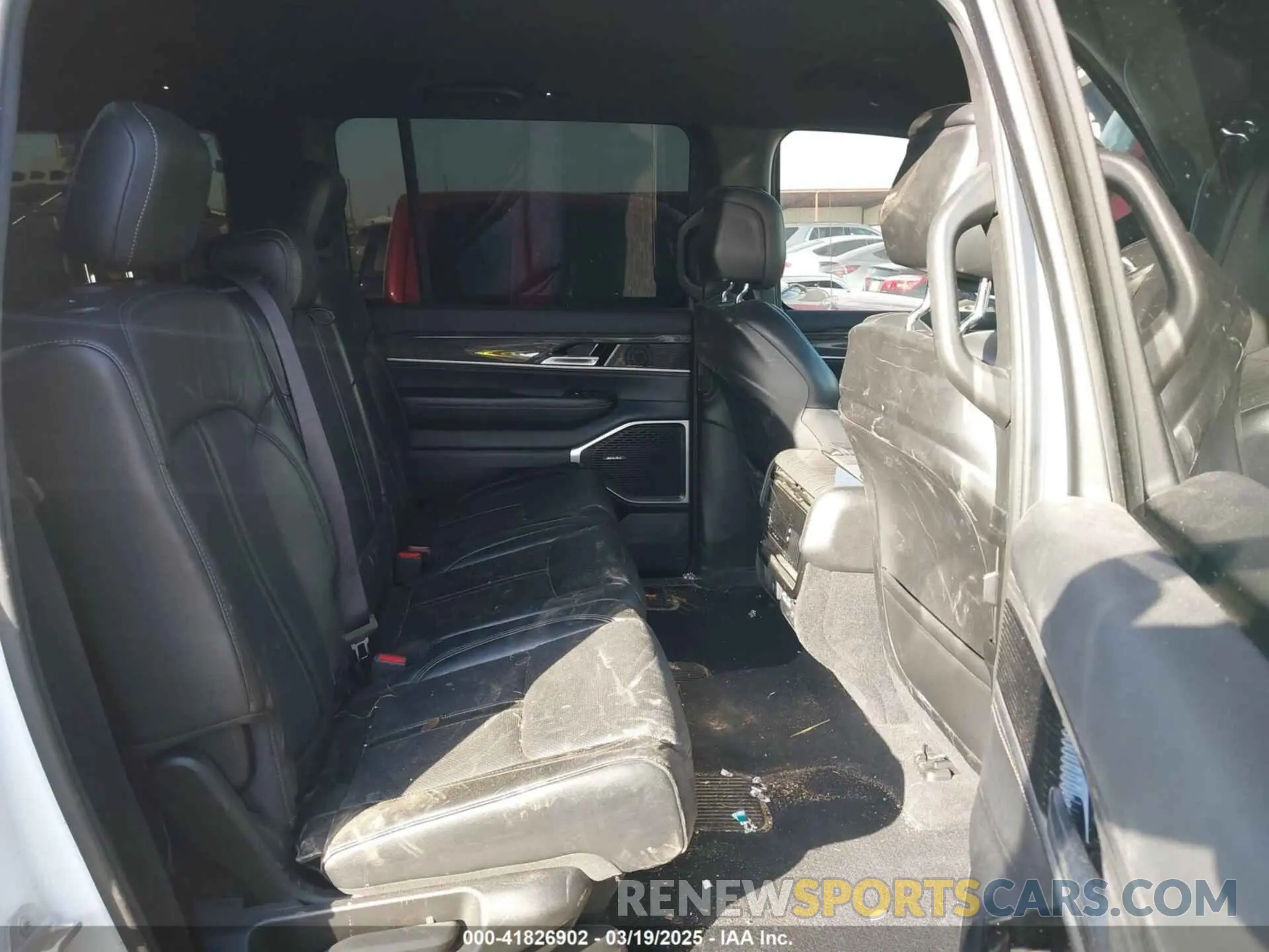 8 Photograph of a damaged car 1C4SJUBT1NS130210 JEEP WAGONEER 2022